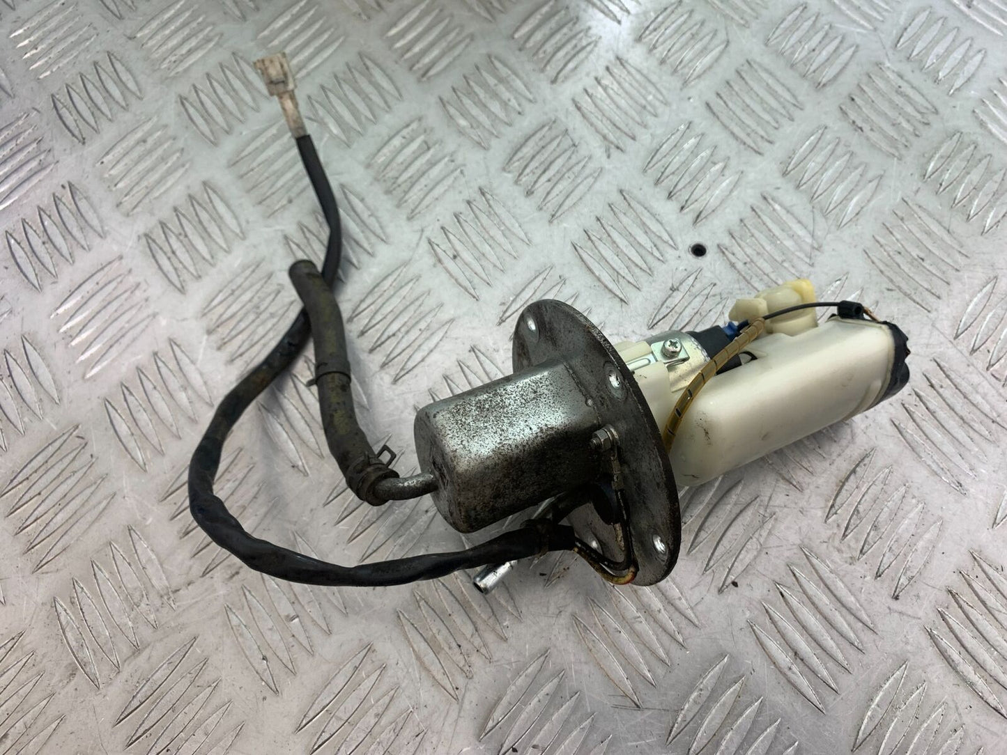 KAWASAKI Z750 Z 750 PETROL PUMP YEAR 2004-2006  (CMB1104)