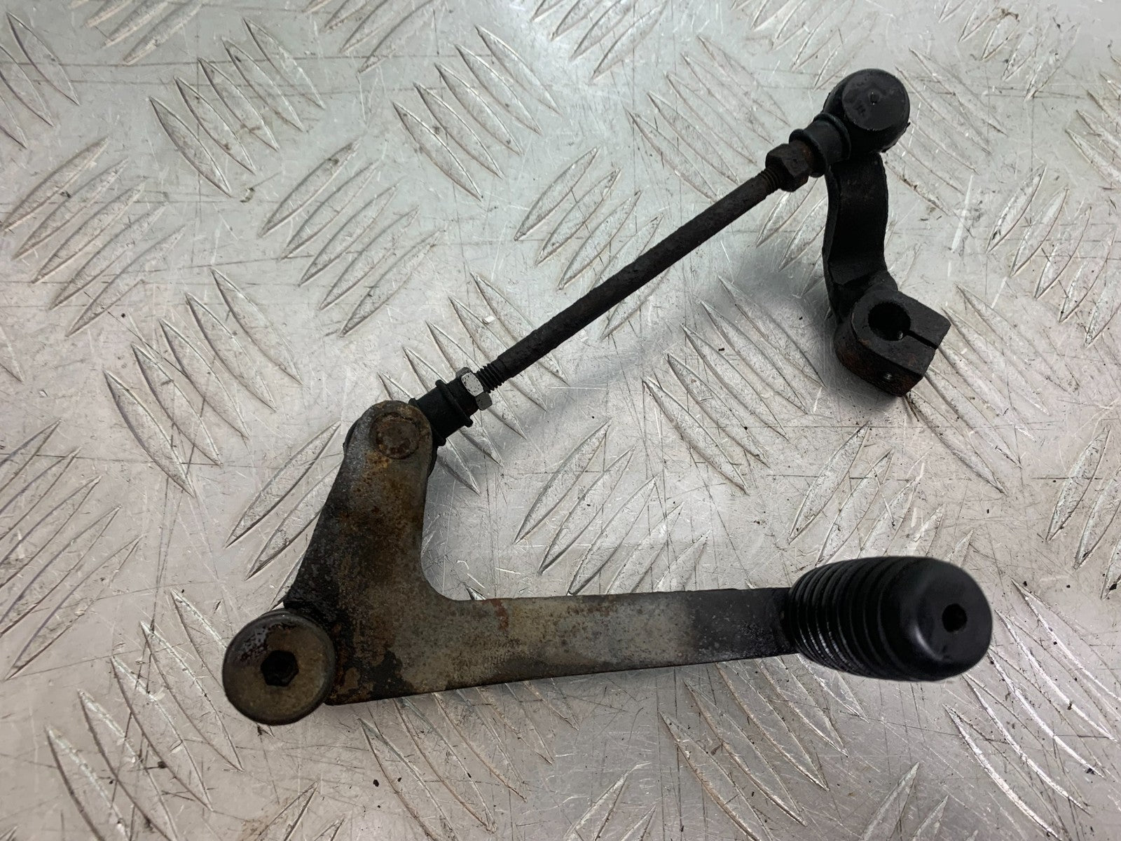 HONDA NT650 V DEAUVILLE GEAR LEVER YEAR 1999 (CMB1268)