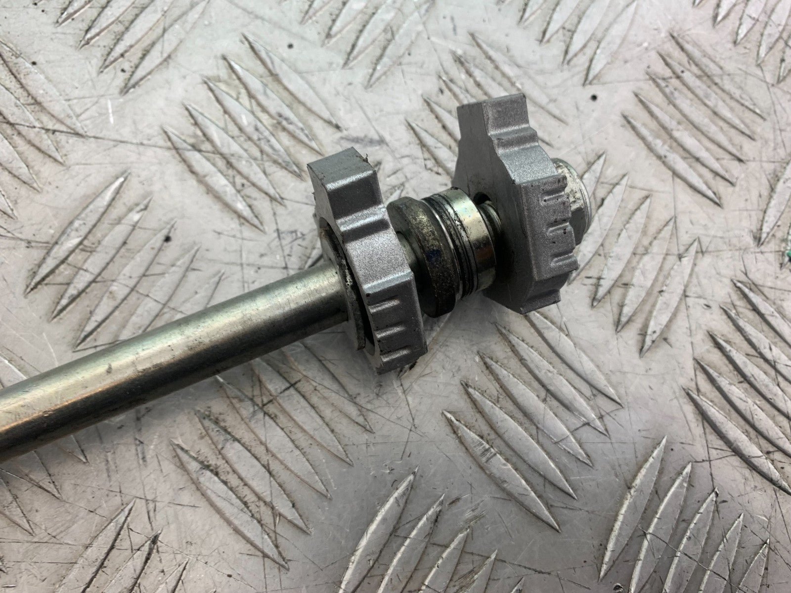 KTM RC125 RC 125 RC REAR WHEEL SPINDLE 2014 2017 (CMB1199)