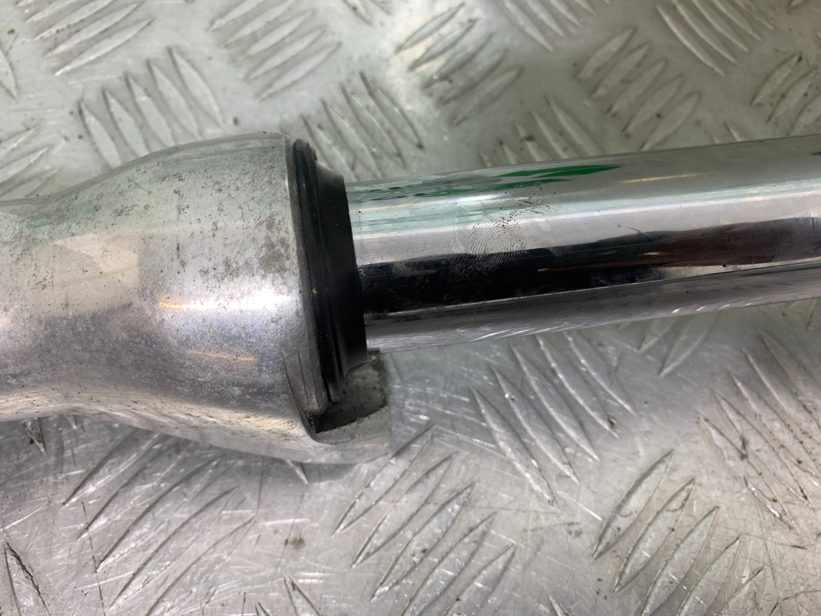 HONDA VT700 VT 700 SHADOW LEFT FORK (BENT)  YEAR 1984-85 (CMB1328)