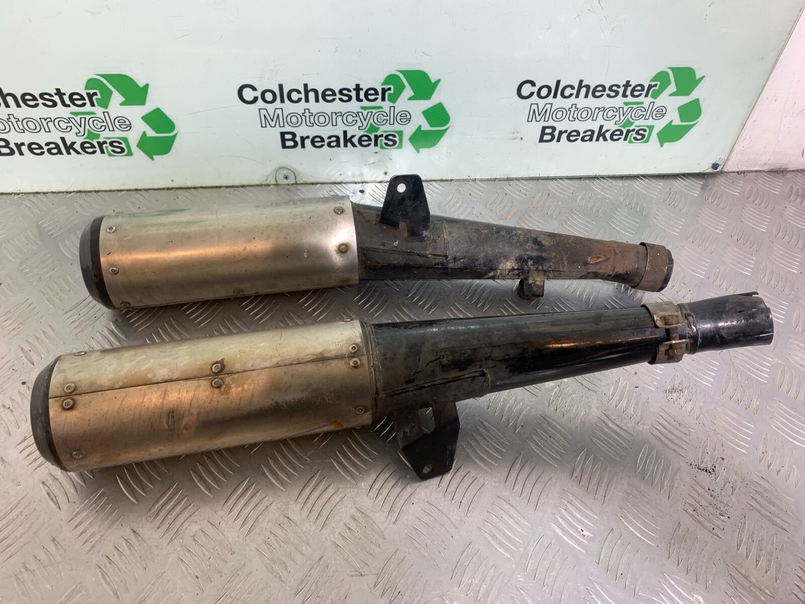YAMAHA FJ1100 FJ 1100 MOTAD N-ETA SILENCERS YEAR 1984-1985 (CMB1101)