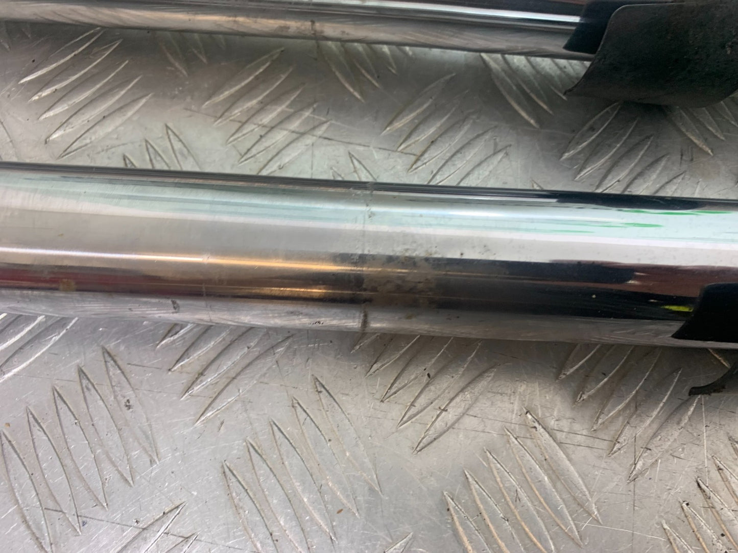 HONDA CBR600 CBR 600 RR FORKS (BENT SOLD AS PARTS)   YEAR 2003-2004 CMB1173)
