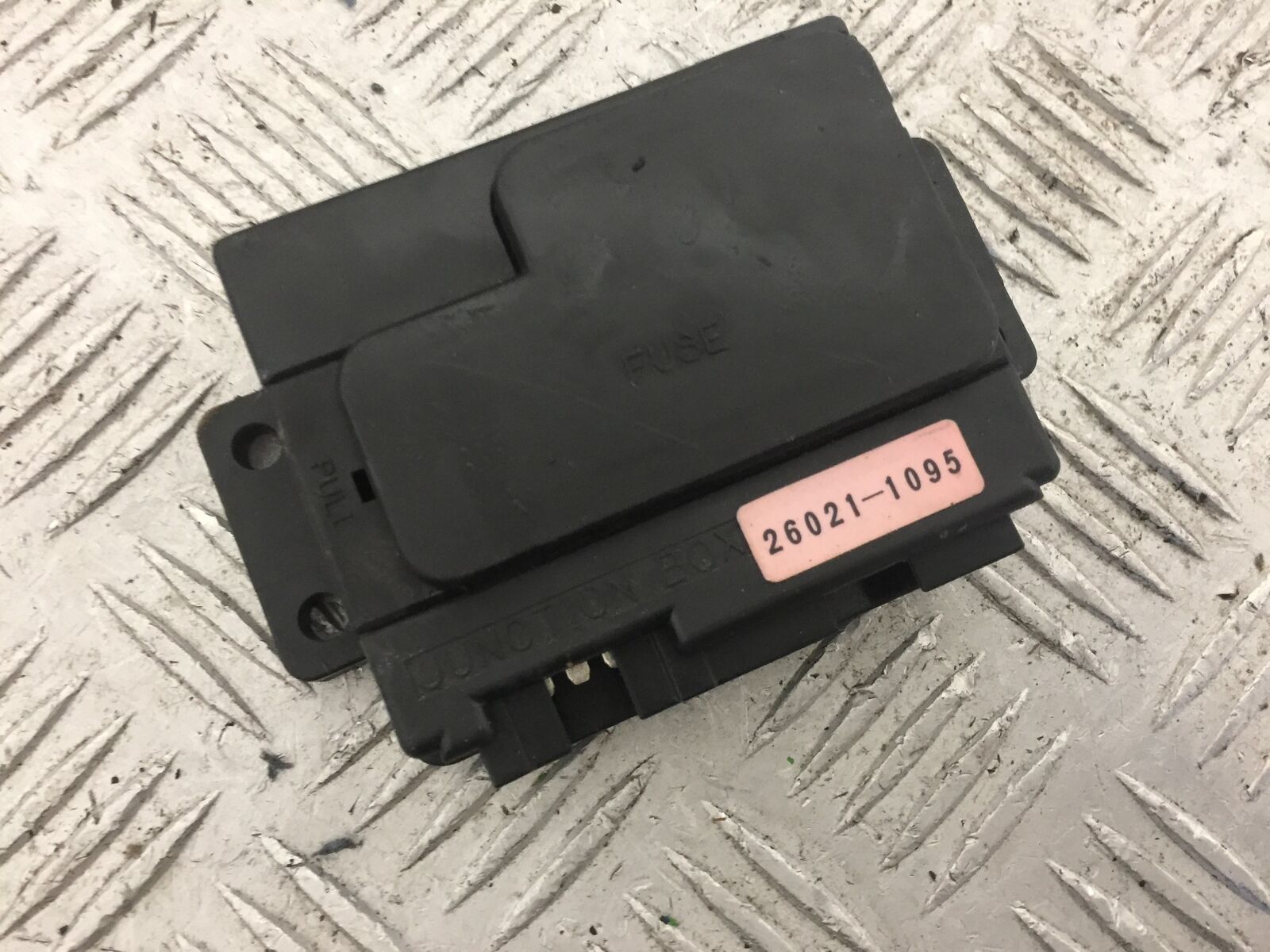 KAWASAKI ZX9R ZX9 E1 FUSE BOX  YEAR 2000 (STOCK 816)