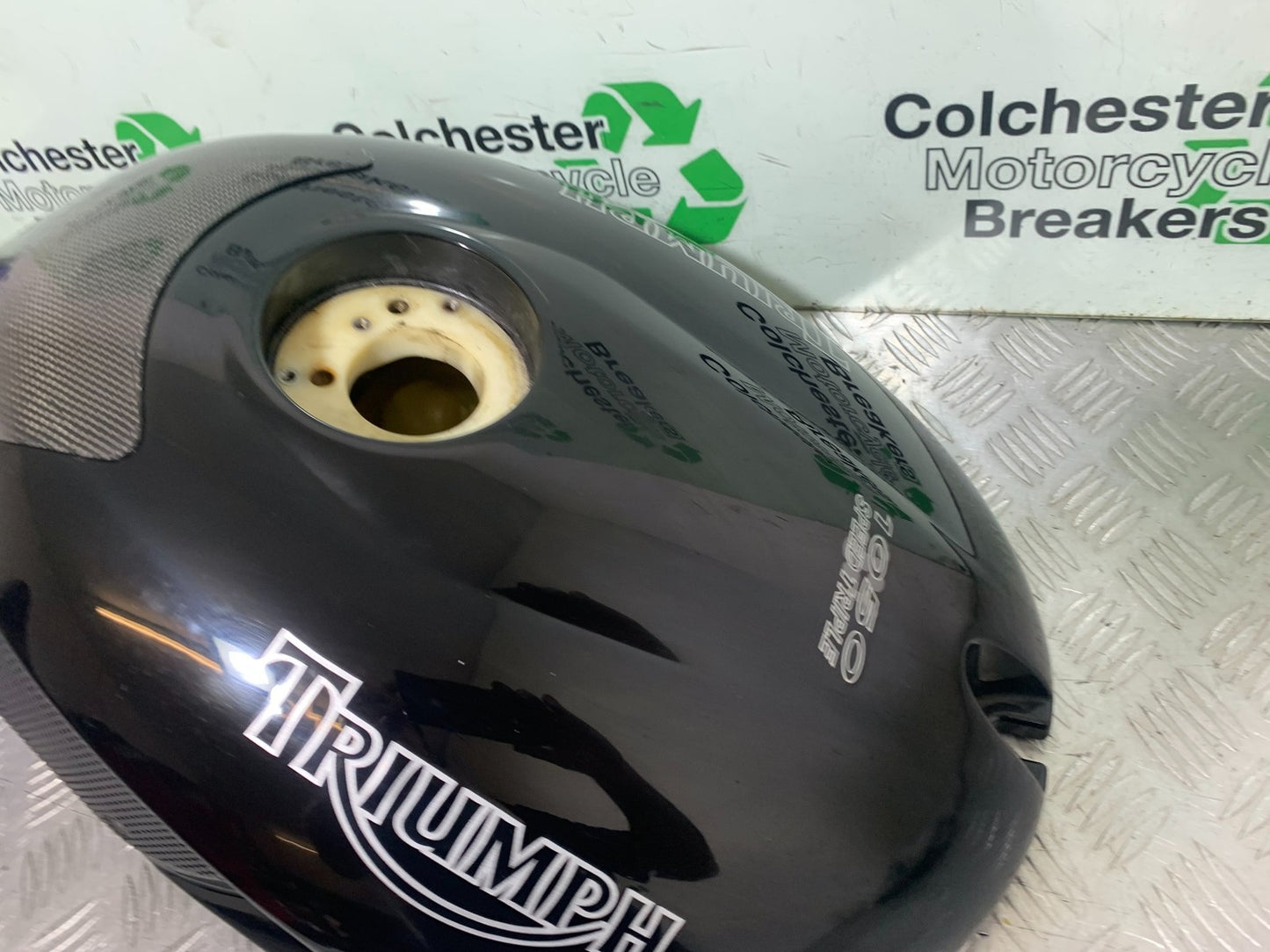 TRIUMPH 1050 SPEED TRIPLE PETROL TANK YEAR 2005-2007 (CMB1322)
