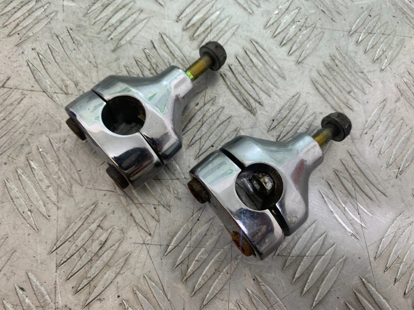 KAWASAKI VN1500 CLASSIC HANDLEBAR RISERS  YEAR 1999 -2006 (CMB1166)