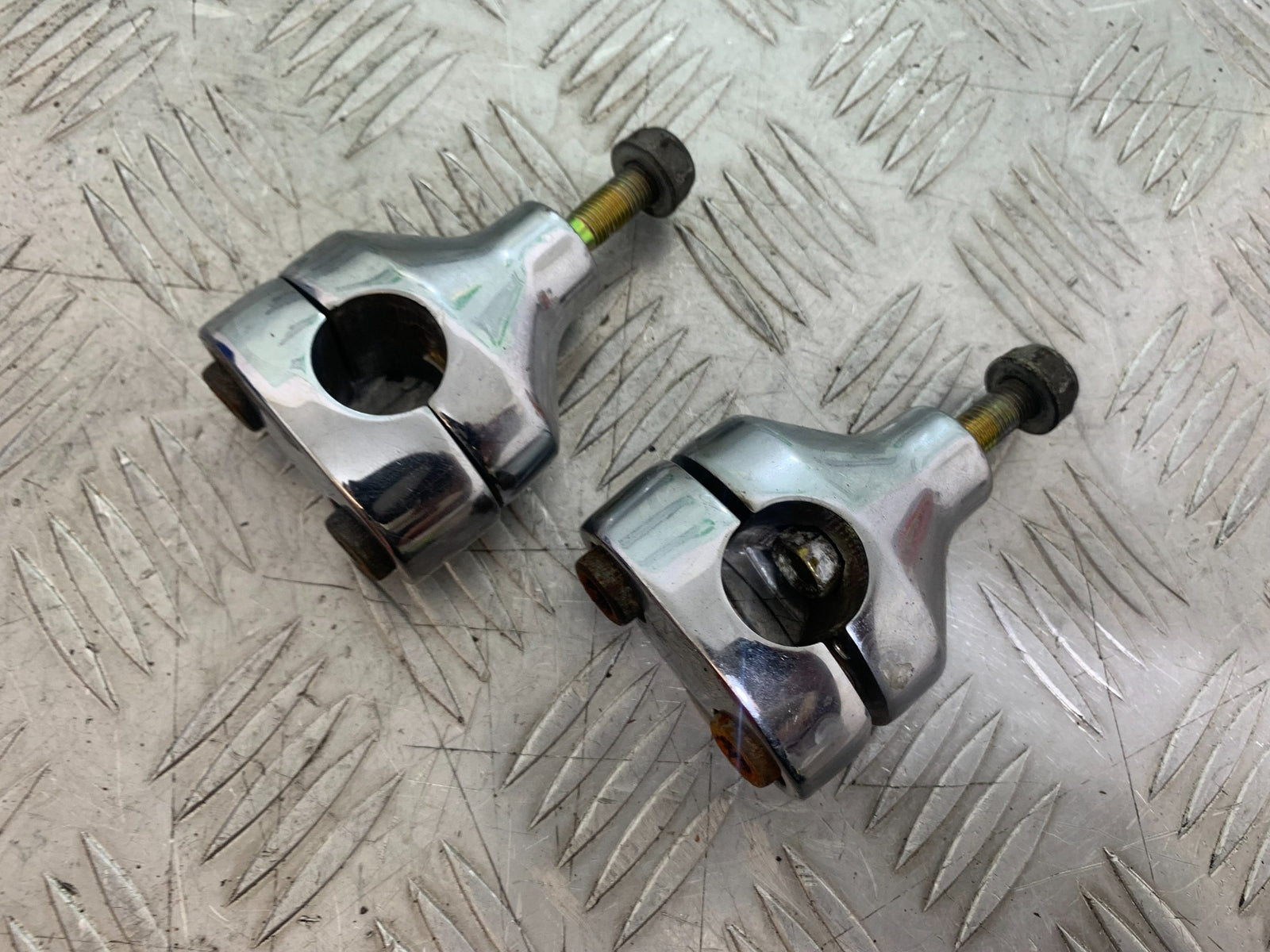 KAWASAKI VN1500 CLASSIC HANDLEBAR RISERS  YEAR 1999 -2006 (CMB1166)