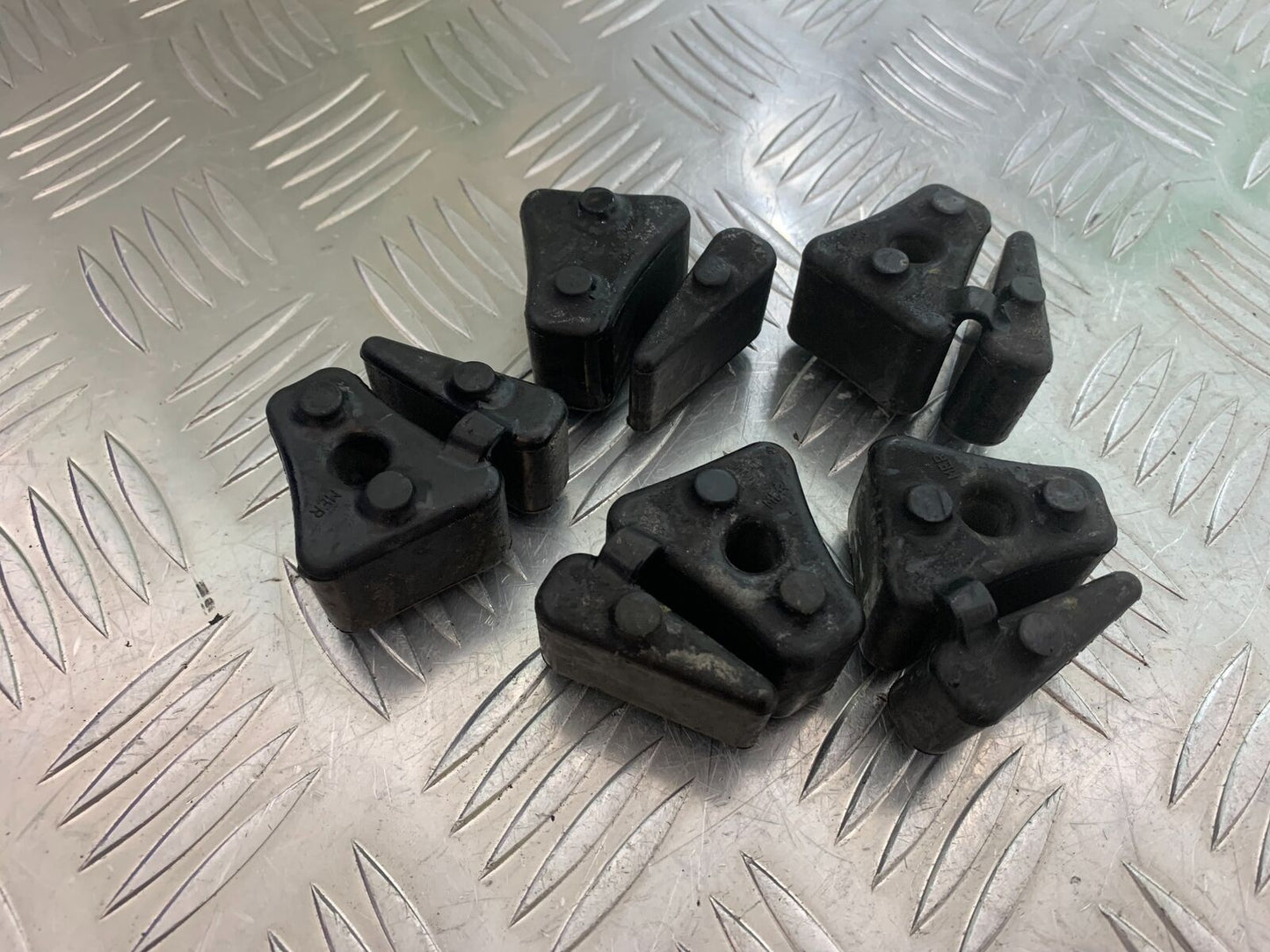 HONDA CBR650 F CBR 650F CUSH DRIVE RUBBERS   YEAR 2014-2017  (STOCK 998)