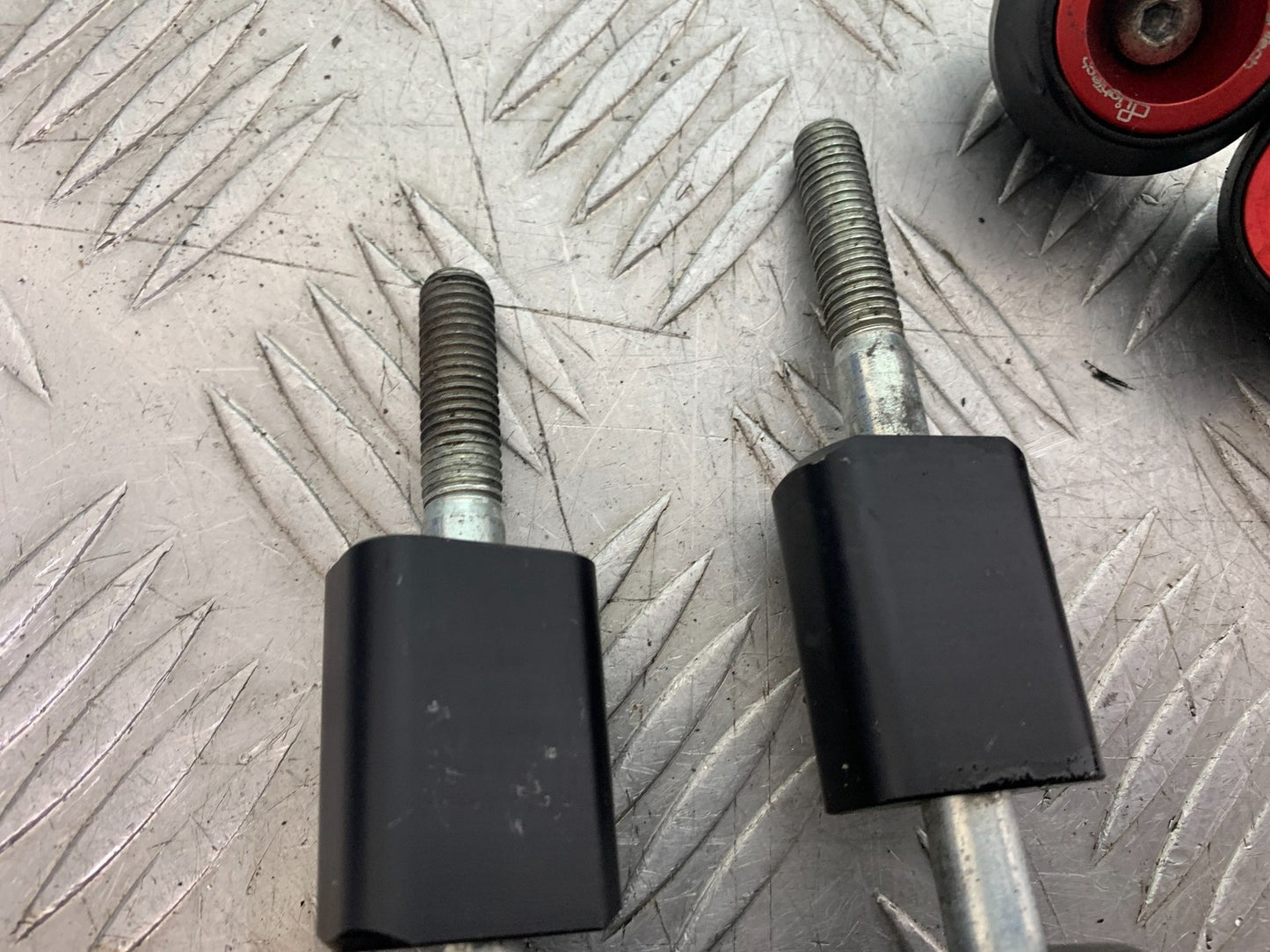 APRILIA TUONO 1000 V4R CRASH PROTECTORS   YEAR 2011-13  (CMB1316)