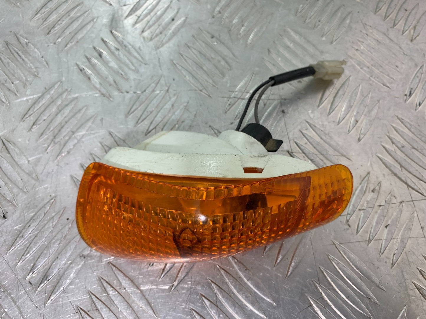 KAWASAKI ZZR1100 D FRONT RIGHT INDICATOR   YEAR 1993-2001 (CMB1189)