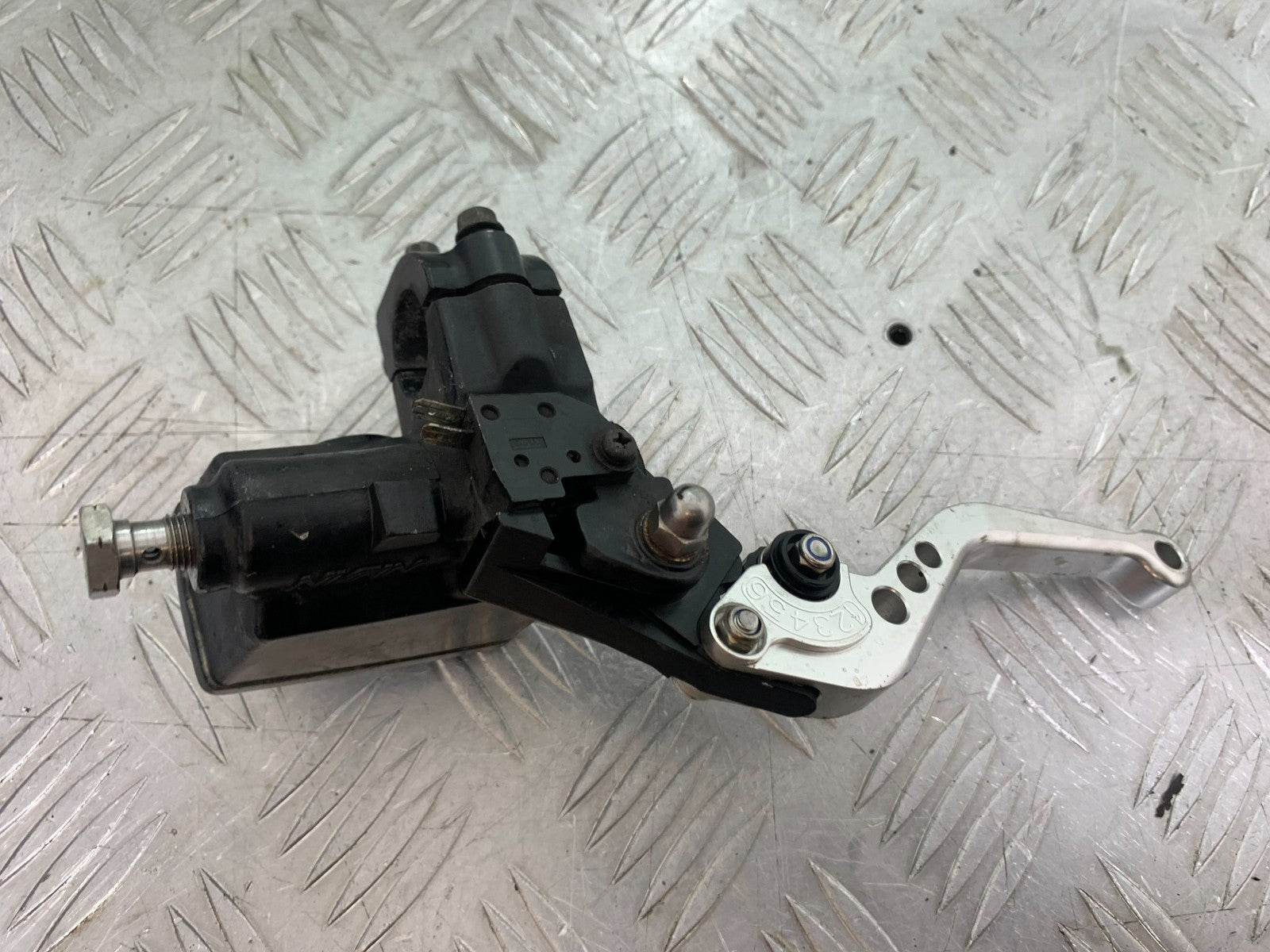 SUZUKI GSF1200 GSF 1200 BANDIT FRONT MASTER CYLINDER   YEAR 2001-2004 (CMB1188)