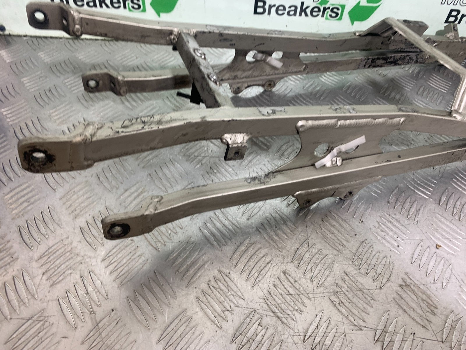 KAWASAKI ZX9R ZX9 E1 REAR SUBFRAME   YEAR 2000-01 (CMB1171)