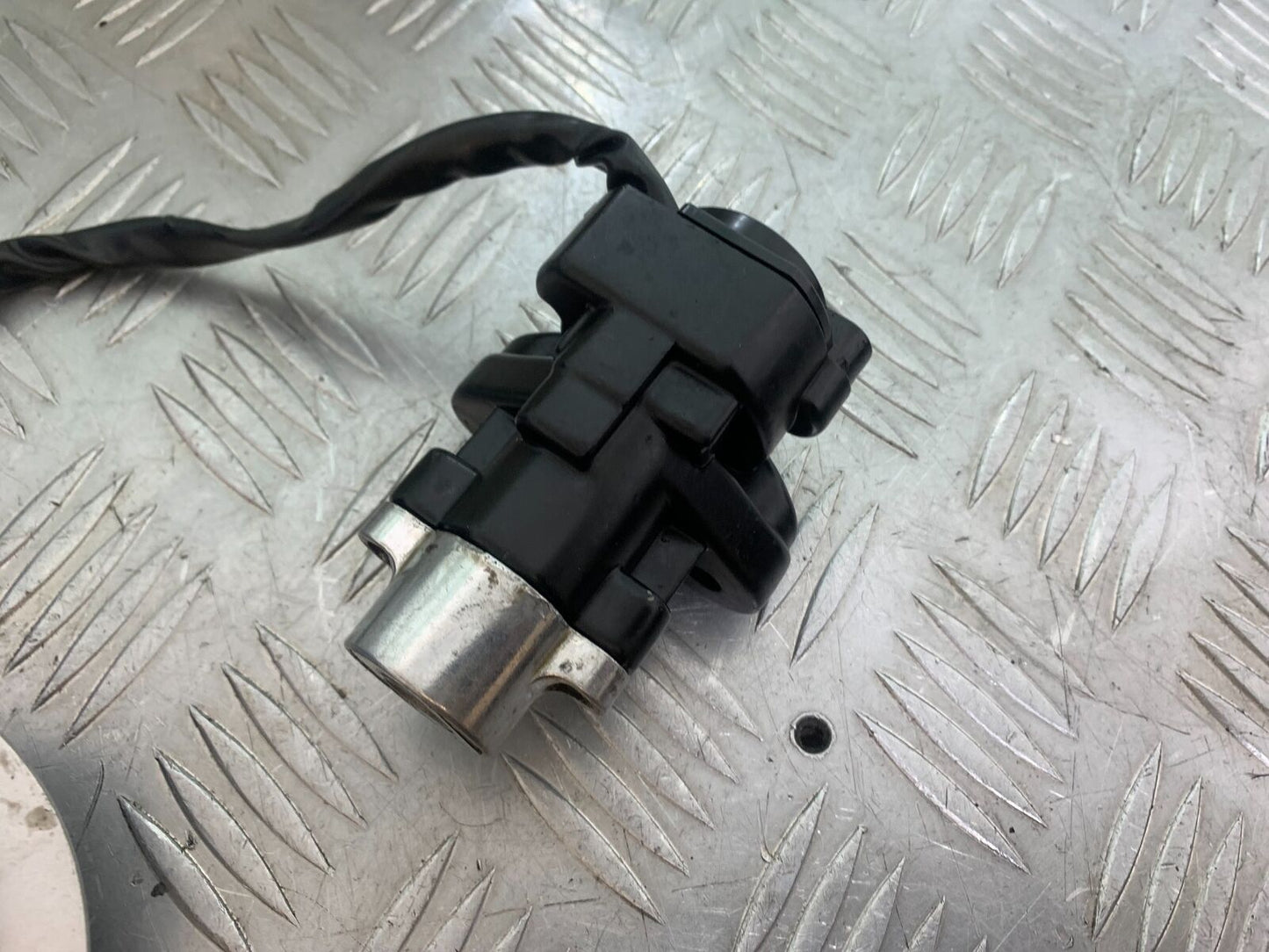 SUZUKI SV1000 SV 1000 K3 LOCKS AND LEY  YEAR 2003-2006 (CMB1111)