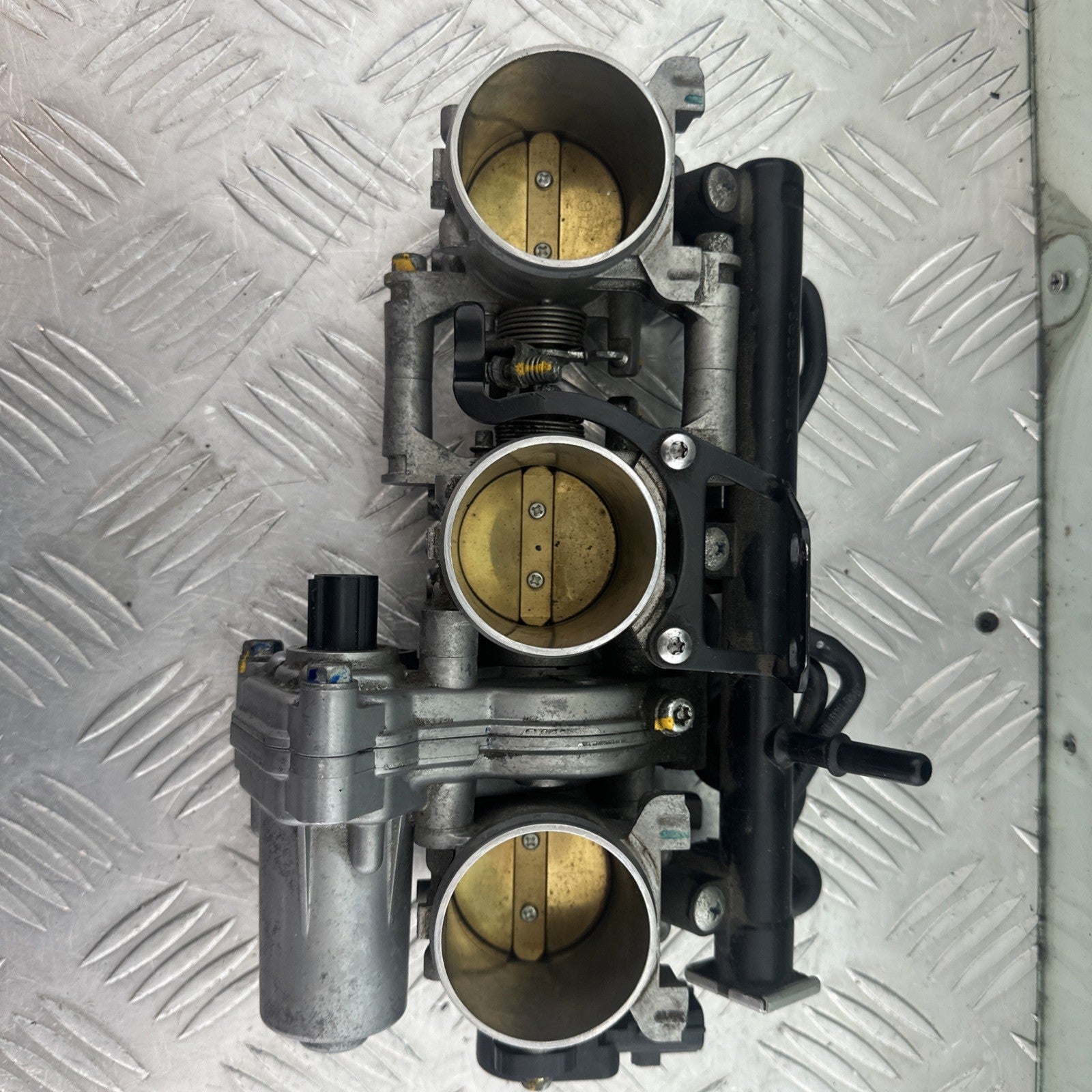 TRIUMPH TROPHY 1215 SE THROTTLE BODIES  YEAR 2012-2017 (STOCK 567)