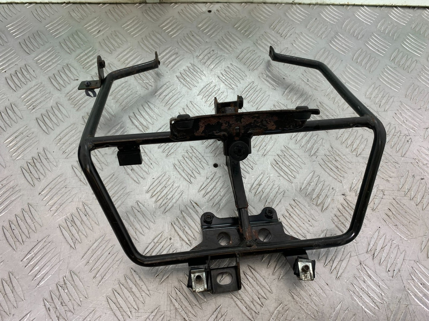 HONDA XL125 VARADERO FAIRING BRACKET   YEAR 2001-2006  (CMB1304)