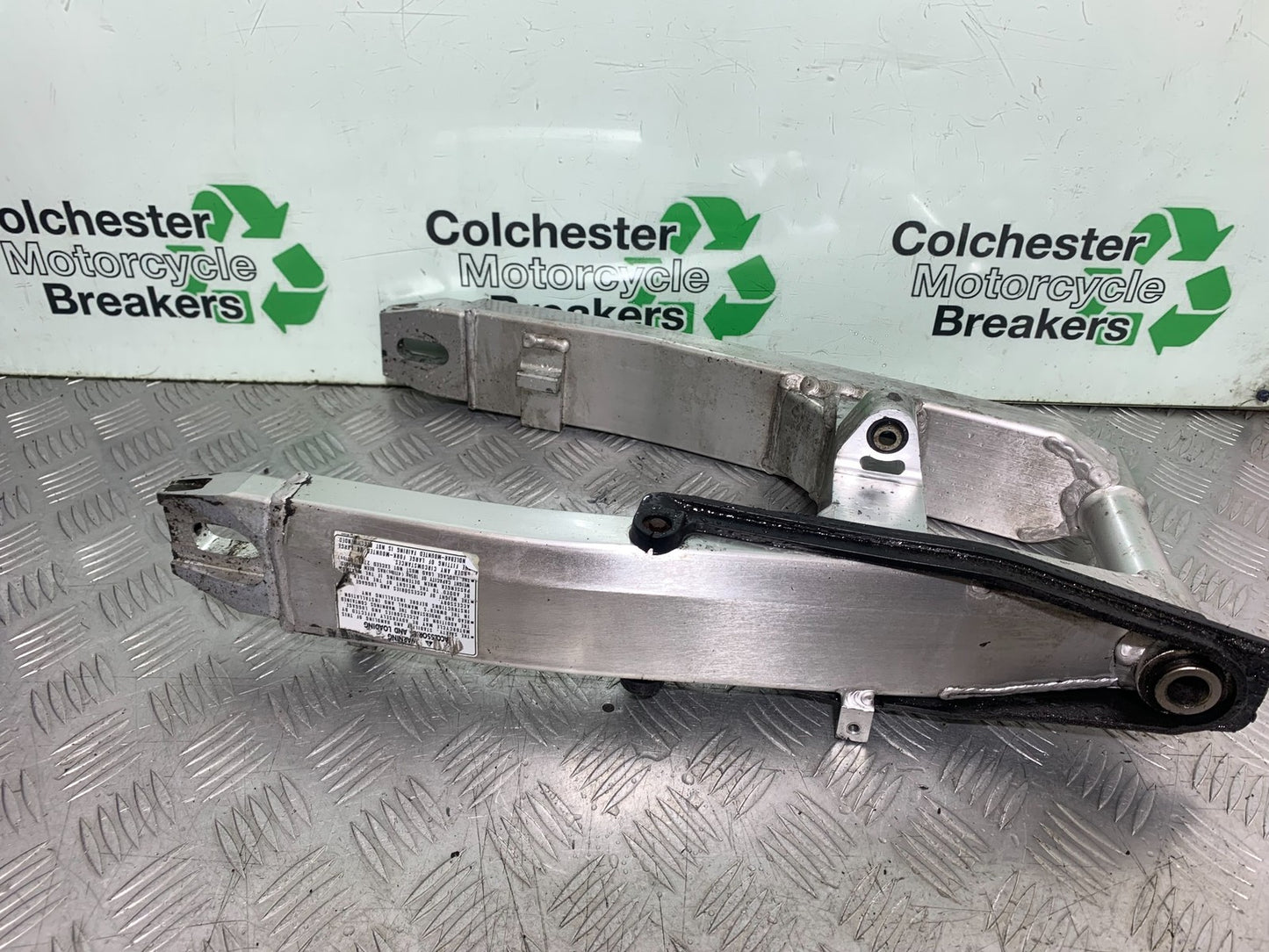 HONDA CBR1100 BLACKBIRD SWINGARM YEAR 1999-2005 (CMB1232)