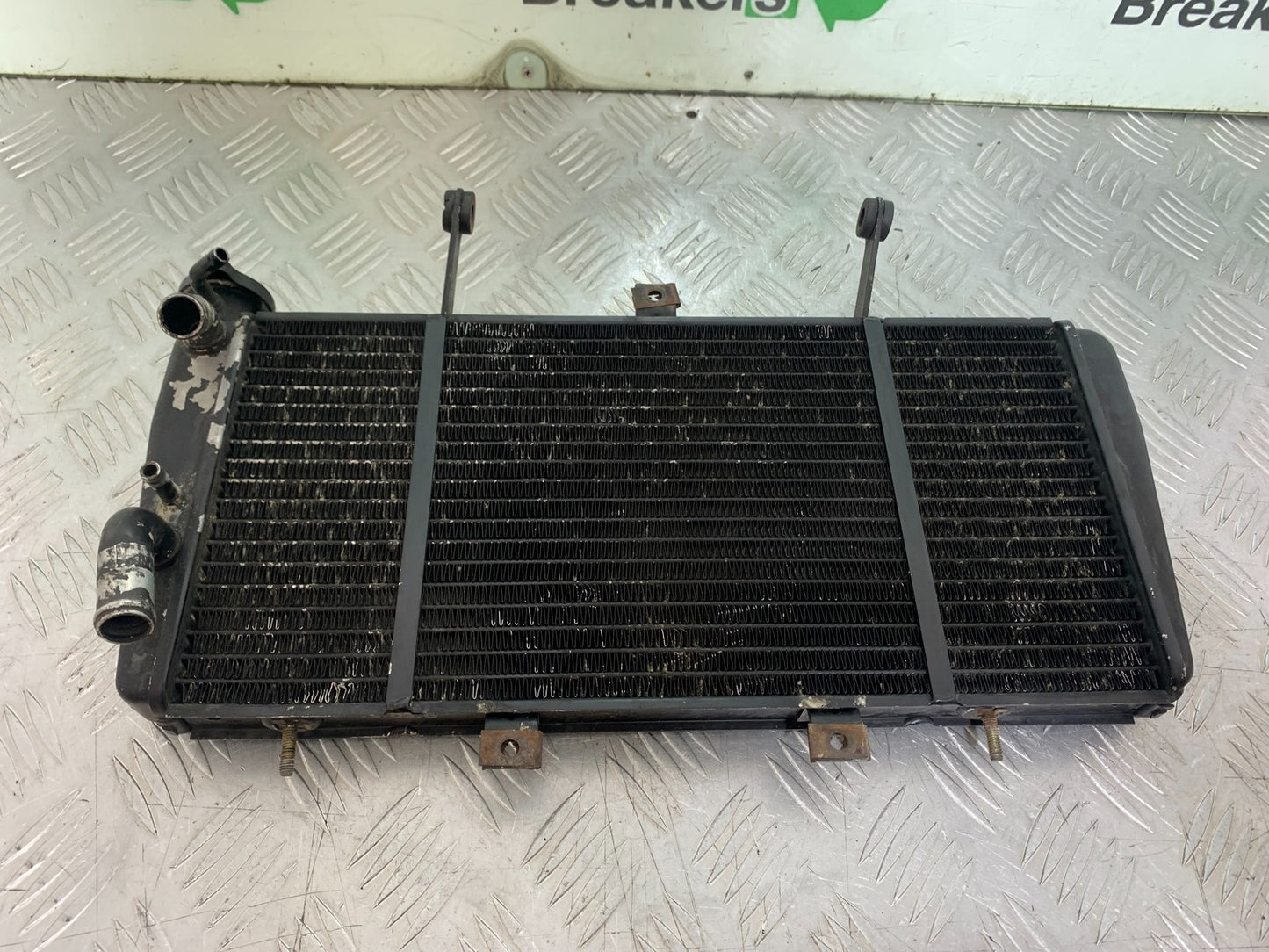 TRIUMPH 955i SPRINT ST RADIATOR YEAR 1999-04 (CMB1230)