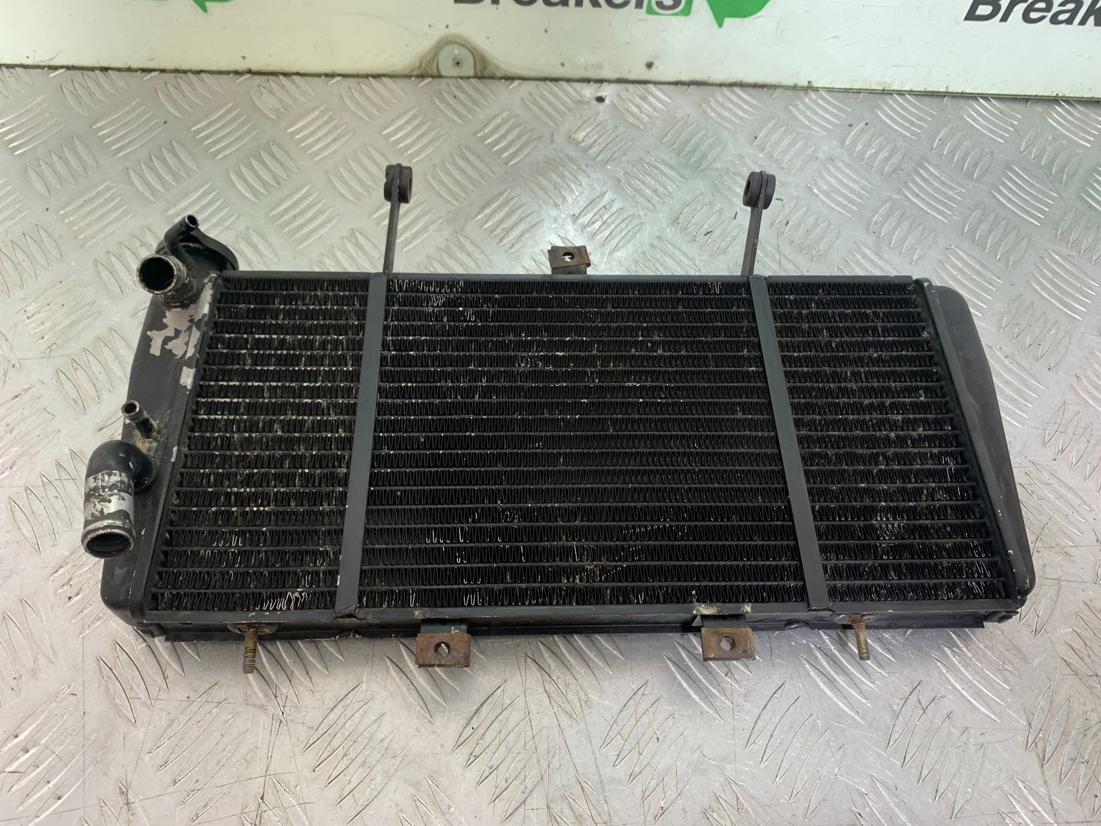 TRIUMPH 955i SPRINT ST RADIATOR YEAR 1999-04 (CMB1230)