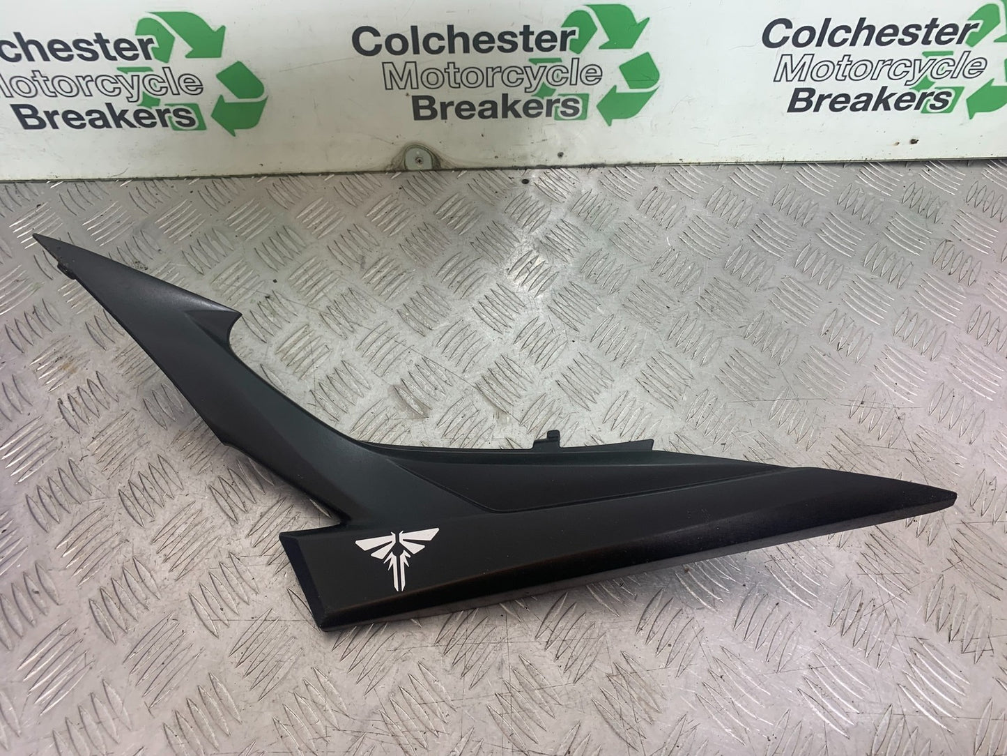 SUZUKI GSR600 GSR 600 LEFT SIDE PANEL  2006-2010 (CMB1177)