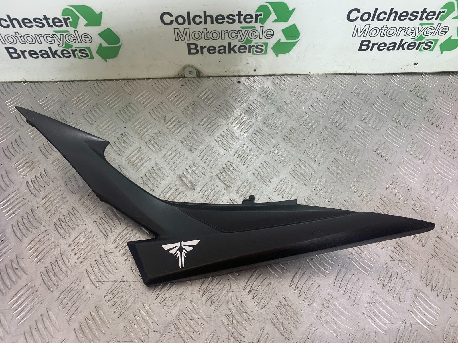SUZUKI GSR600 GSR 600 LEFT SIDE PANEL  2006-2010 (CMB1177)