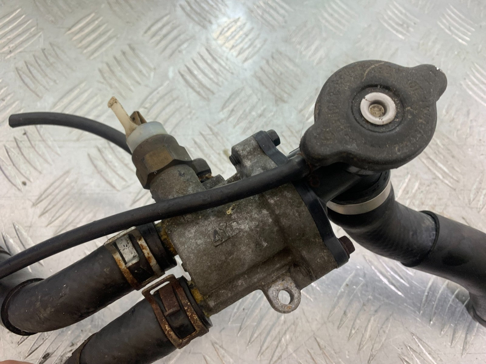YAMAHA FZS600 FAZER 600 THERMOSTAT  YEAR 1998-2001 (CMB1267)
