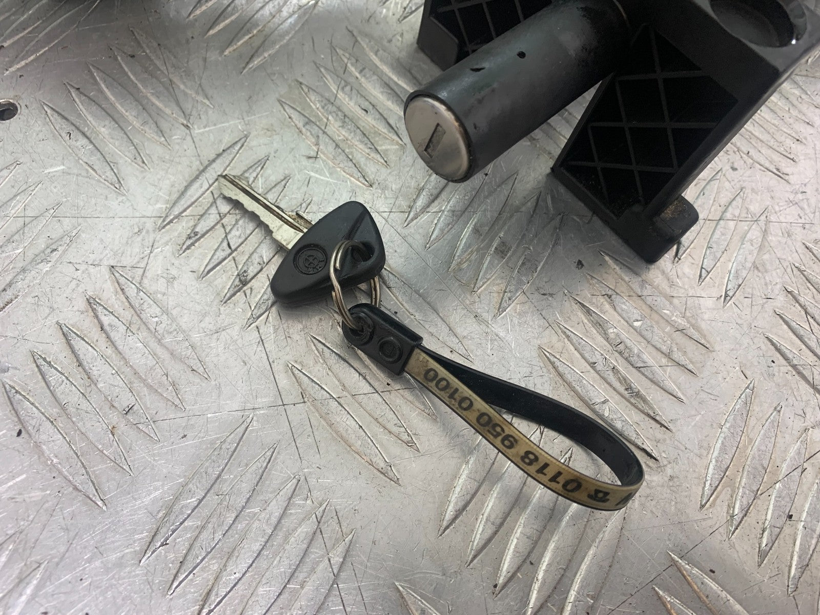 BMW R850 R R850R LOCKS AND KEY   YEAR 1994-2002 (CMB1170)