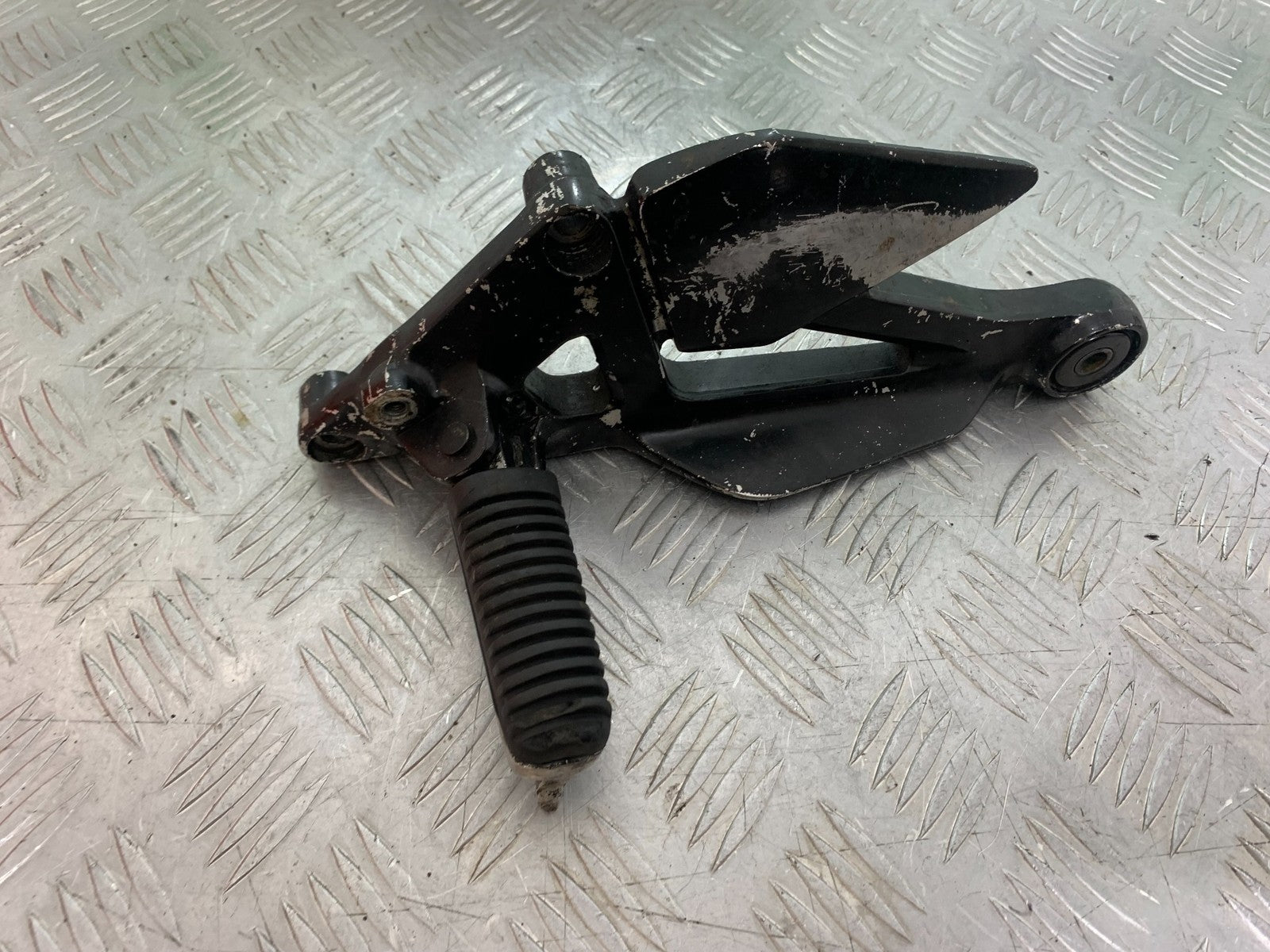 YAMAHA XJ600 XJ 600 DIVERSION FRONT LEFT HANGER  1998-2000 (CMB1191)