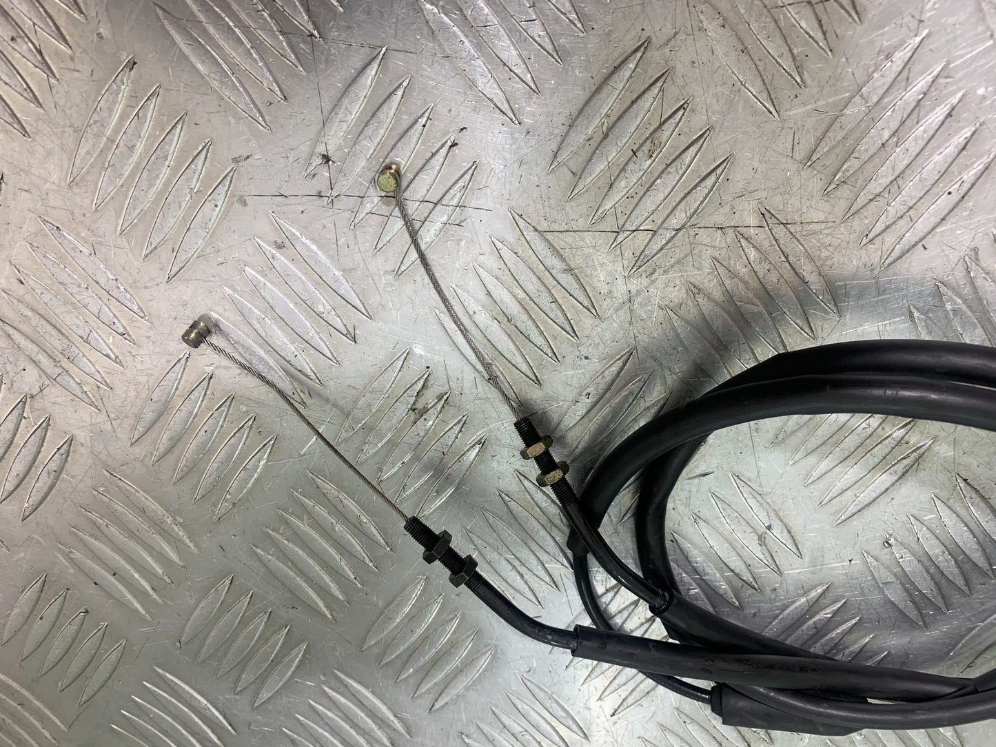 TRIUMPH 1050 SPRINT ST THROTTLE CABLES   2004-2007 (CMB1197)