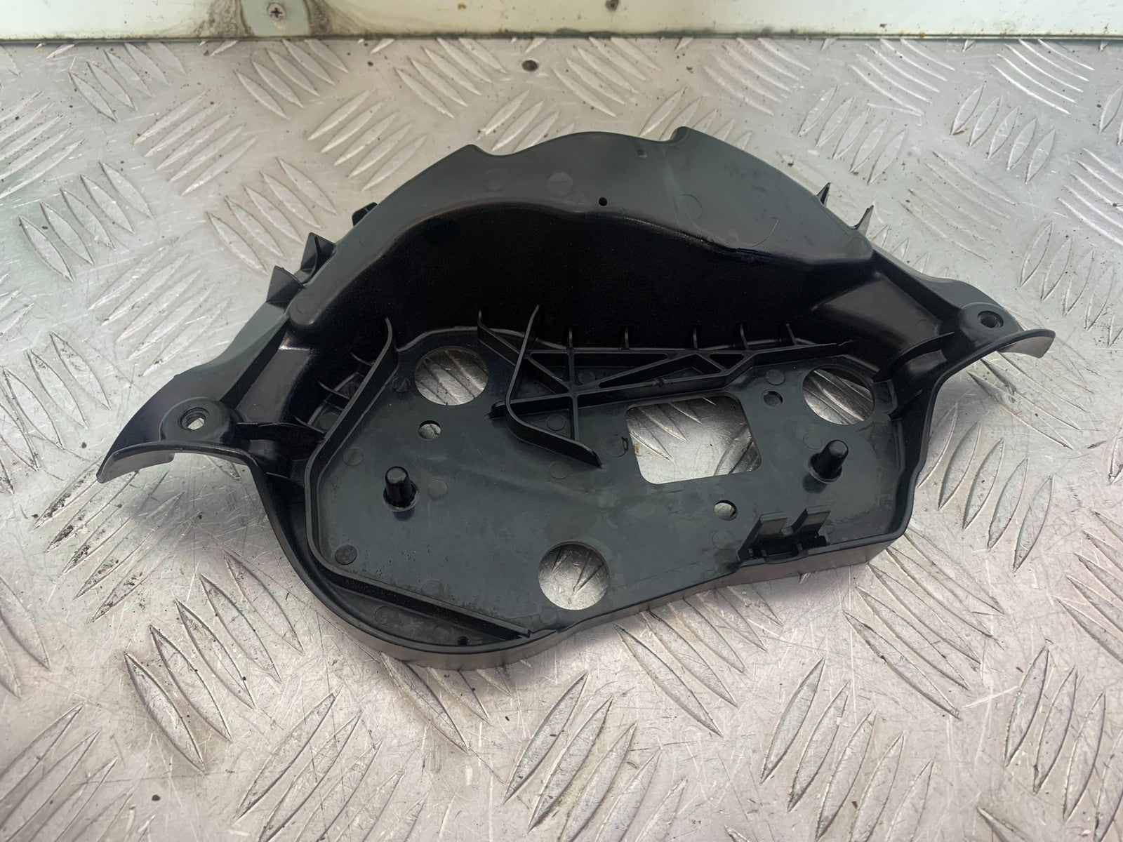 TRIUMPH 675 STREET TRIPLE CLOCK MOUNTING PLATE   2013-2016 (CMB1186)