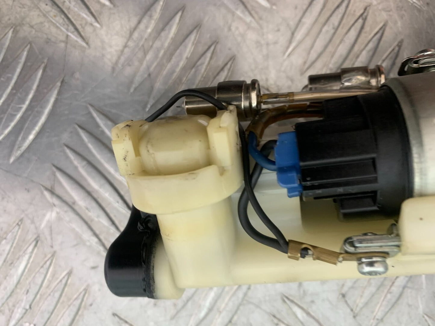 SUZUKI SV1000 SV 1000 K3 PETROL PUMP  YEAR 2003-2006 (CMB1111)