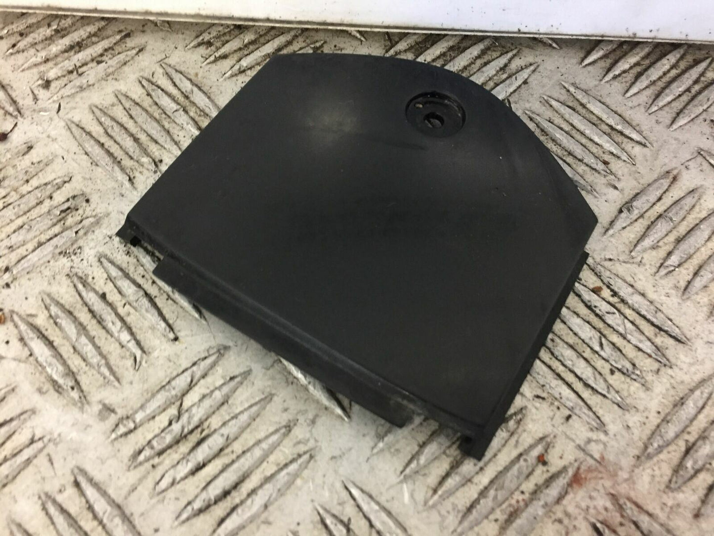 YAMAHA FJR1300 FJR 1300 INFILL PANEL  YEAR 2002
