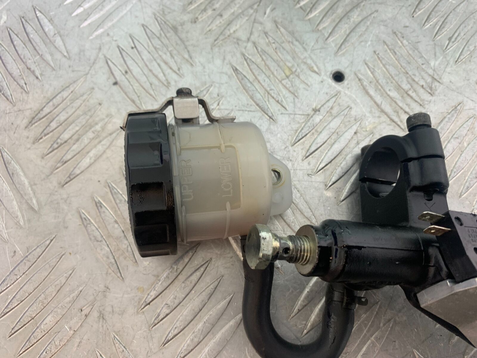 TRIUMPH 955i SPRINT ST FRONT MASTER CYLINDER  YEAR 1999-2004 (CMB1124)