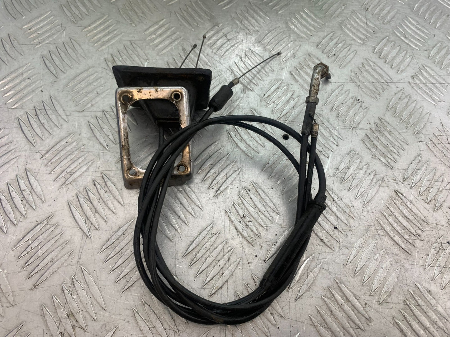 SUZUKI GP100 GP 100 THROTTLE CABLES YEAR 1978-1988 (CMB1259)
