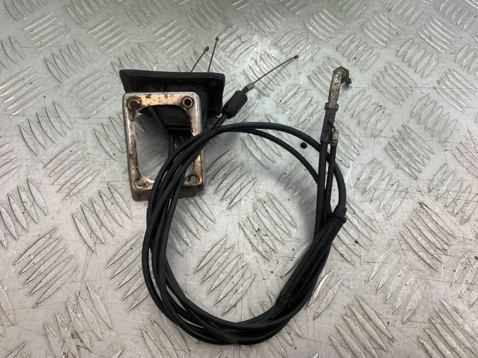 SUZUKI GP100 GP 100 THROTTLE CABLES YEAR 1978-1988 (CMB1259)