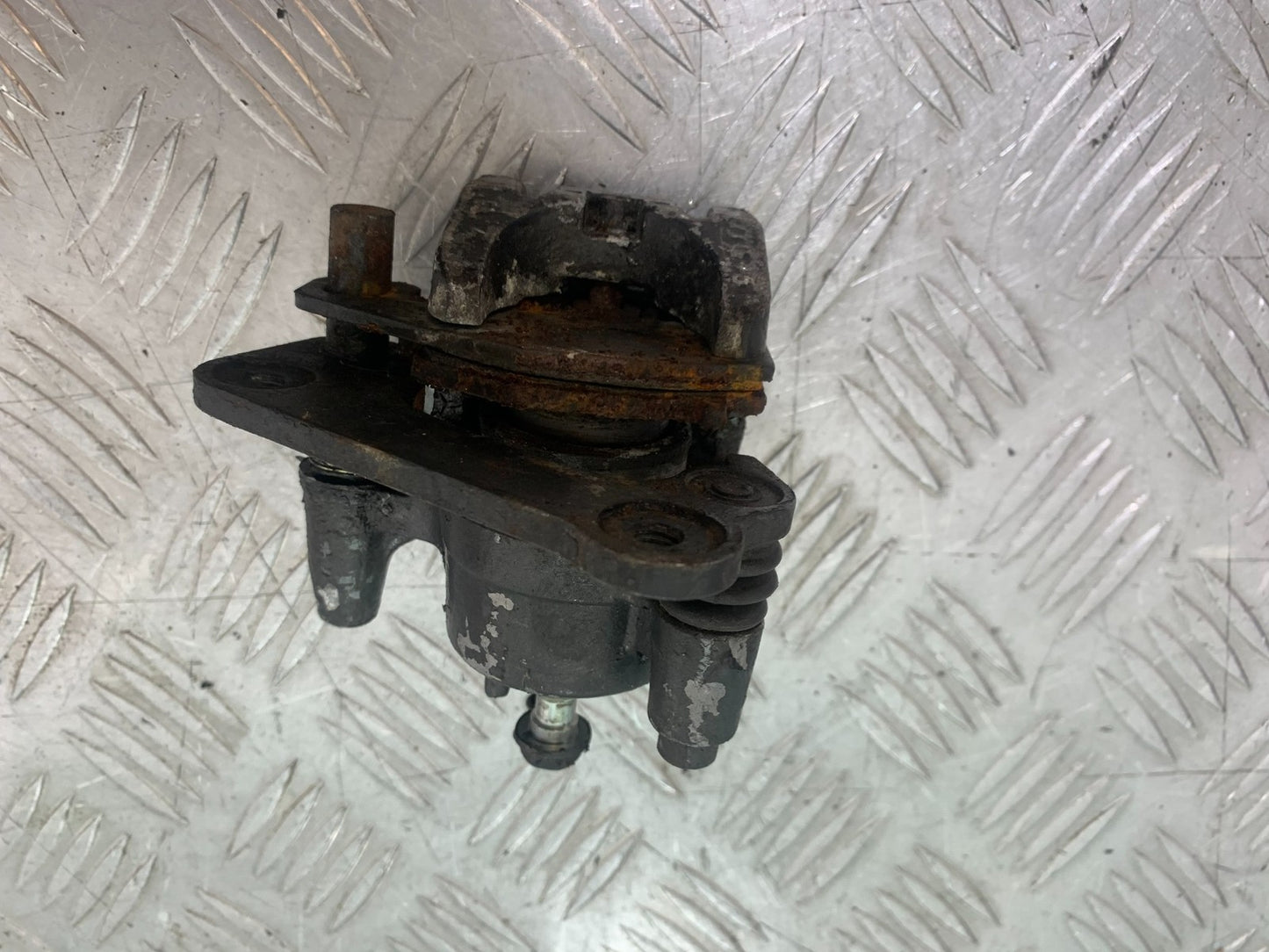 KAWASAKI ZX6R ZX6 F REAR CALIPER   YEAR 1995-1997 (CMB1169)