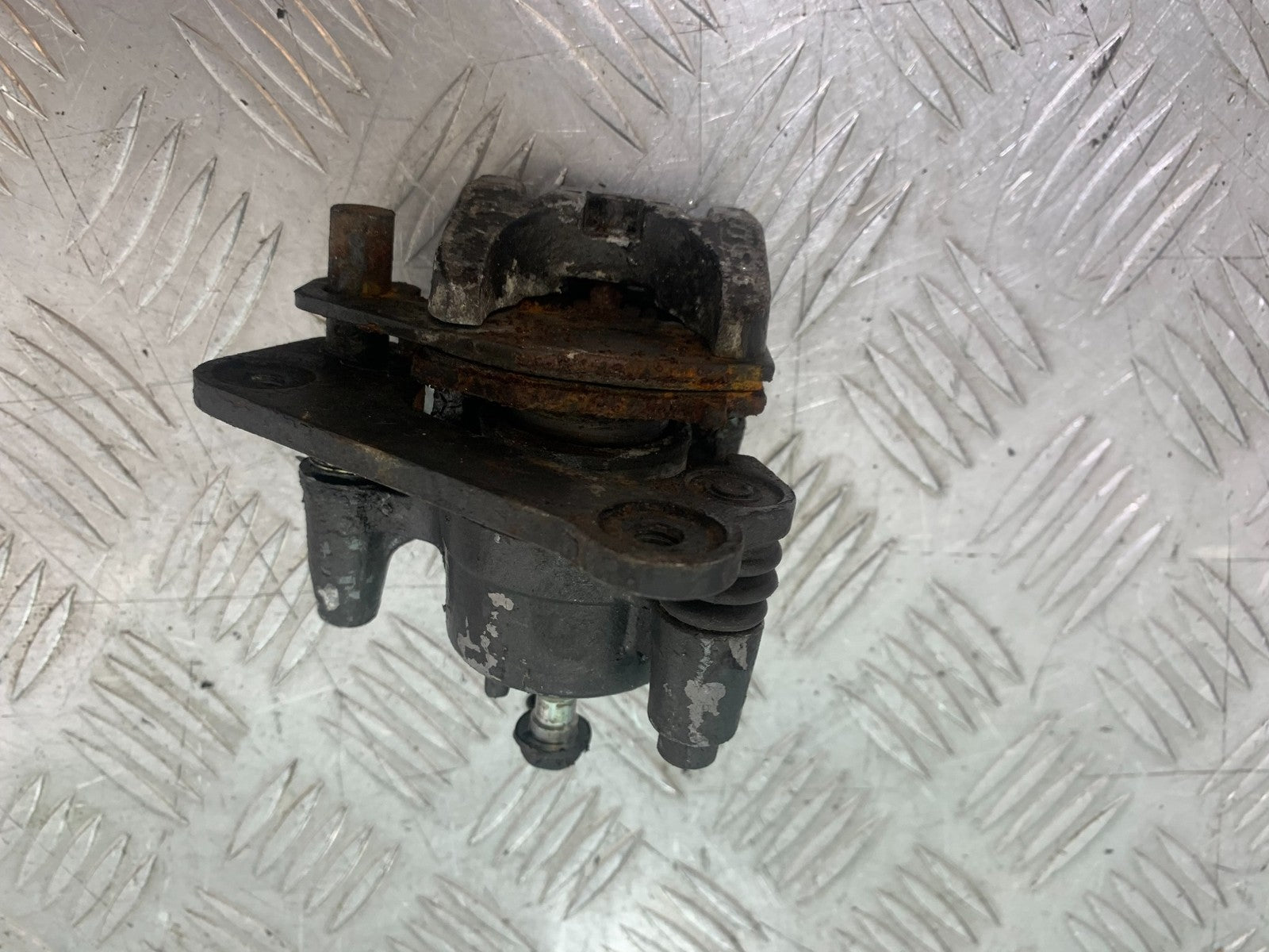 KAWASAKI ZX6R ZX6 F REAR CALIPER   YEAR 1995-1997 (CMB1169)