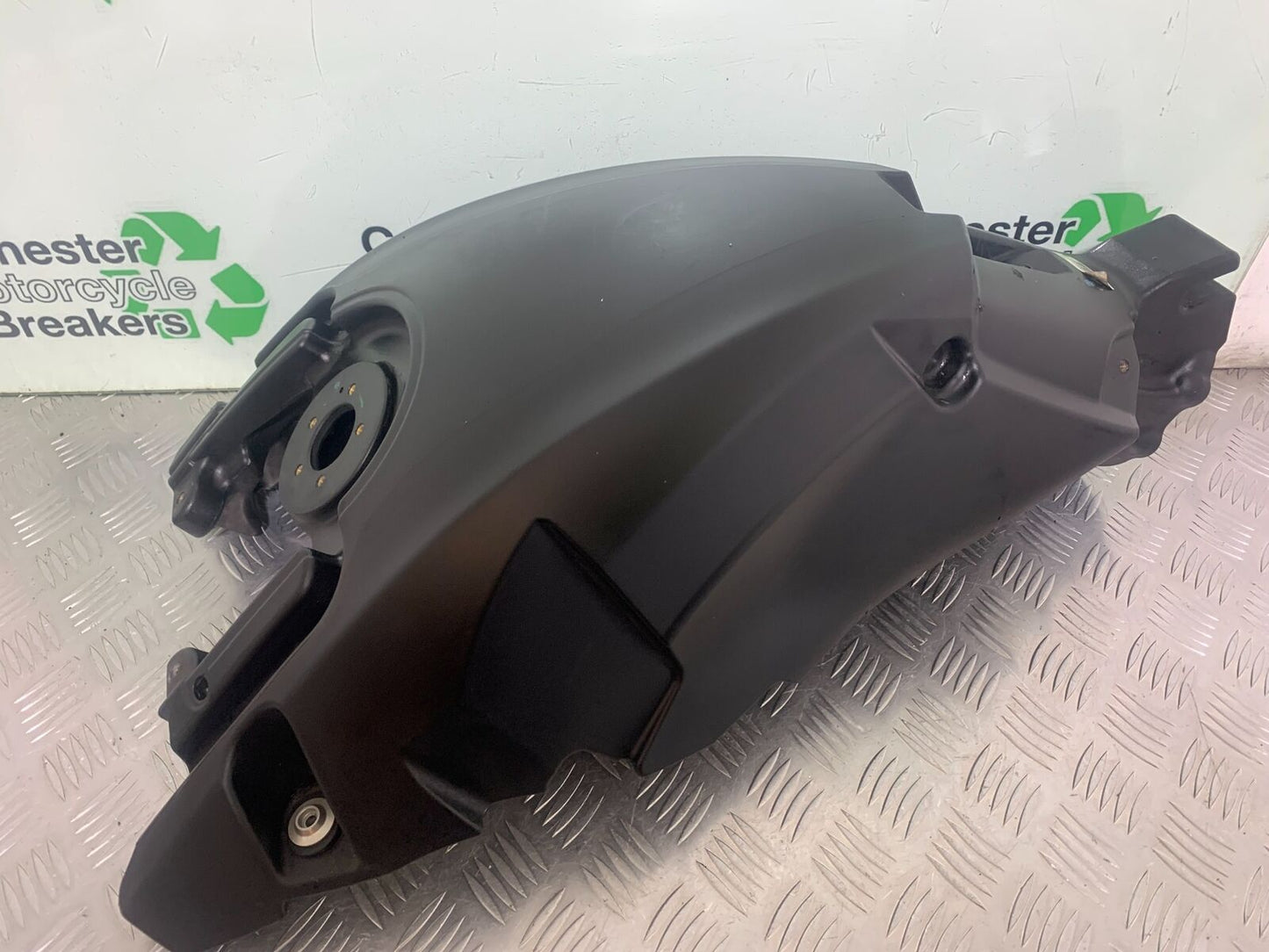 DUCATI DIAVEL 1200 PETROL TANK YEAR 2014-17 (CMB1054)