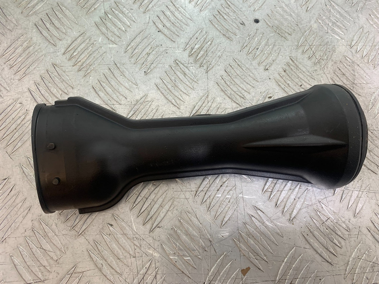KAWASAKI GTR1400 GTR 1400 SWINGARM INFILL COVER   YEAR 2007-2009 (CMB1174)