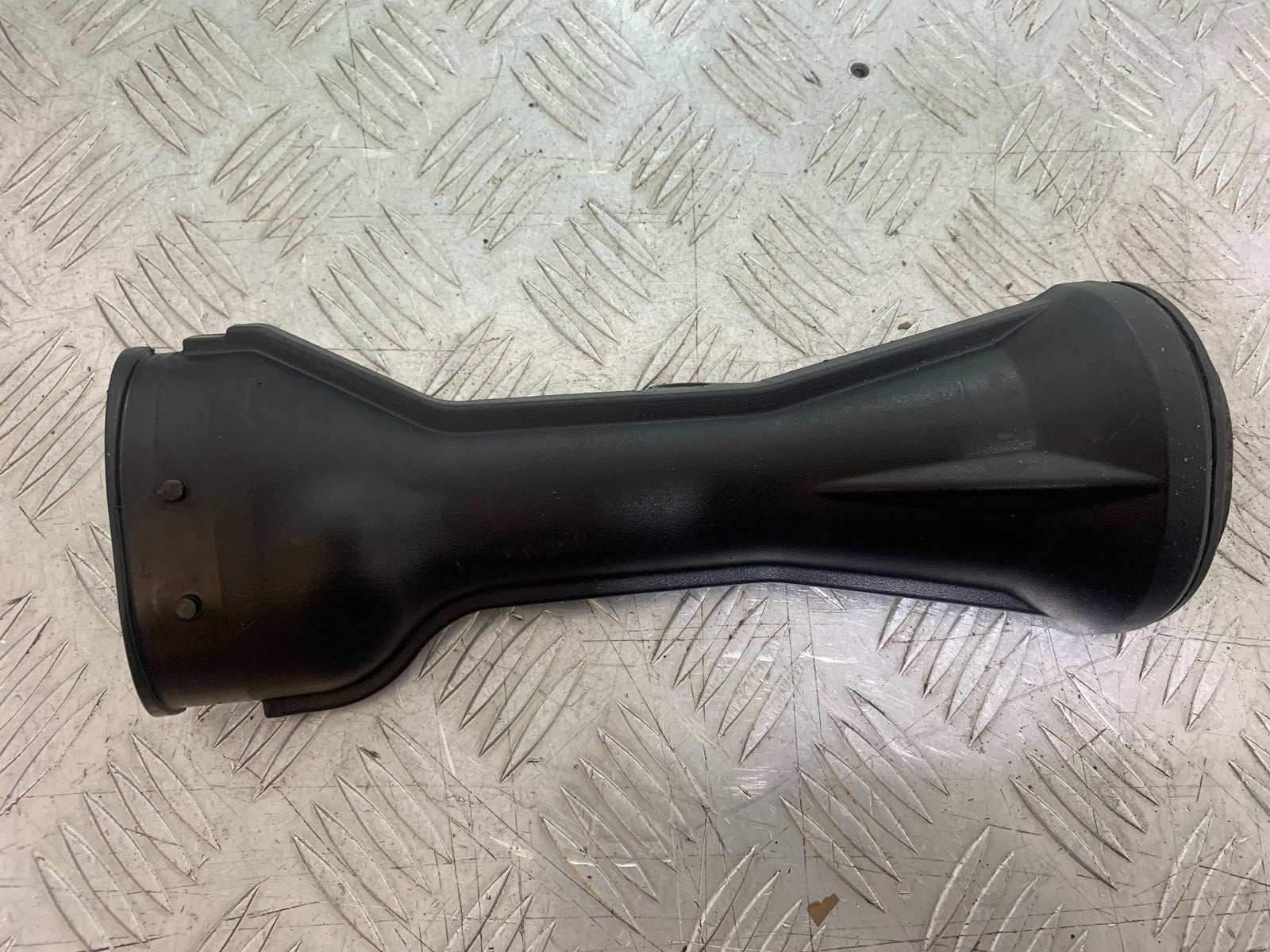 KAWASAKI GTR1400 GTR 1400 SWINGARM INFILL COVER   YEAR 2007-2009 (CMB1174)