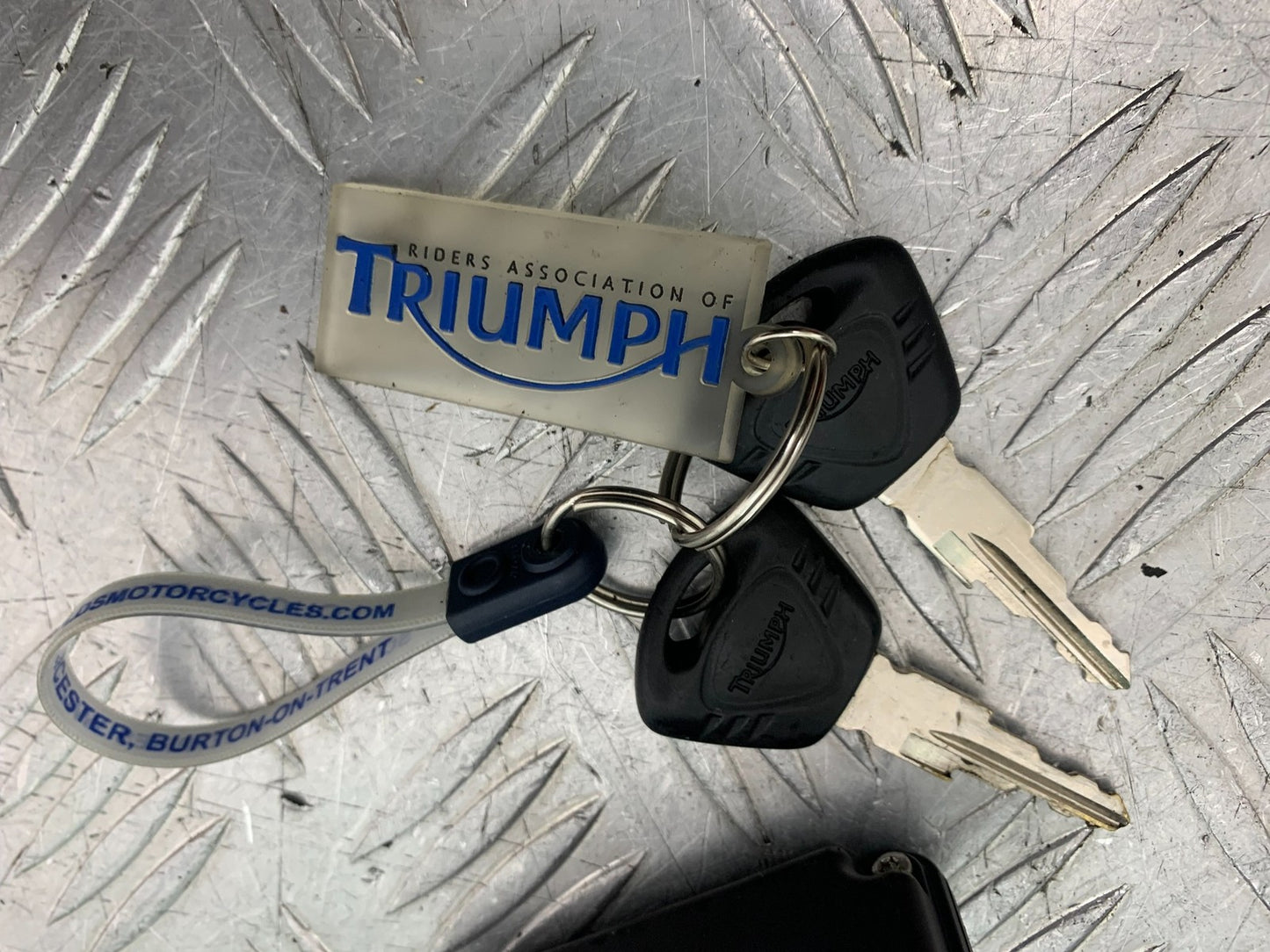 TRIUMPH 675 STREET TRIPLE RX ECU LOCKS KEYS   2015- 2017 (CMB1299)
