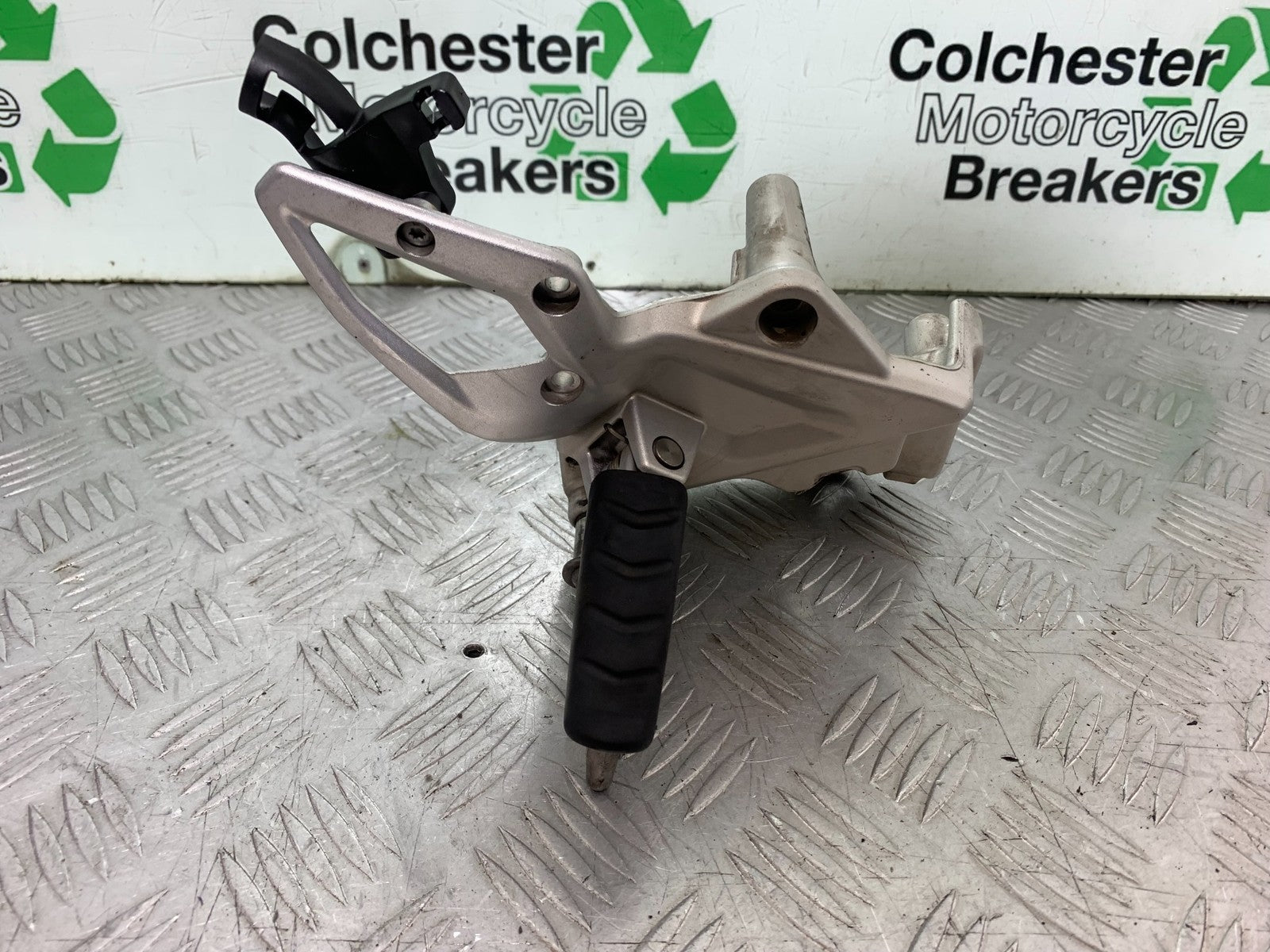 BMW F800 GT FRONT RIGHT HANGER AND PEG  YEAR 2013-2017 (CMB1248)