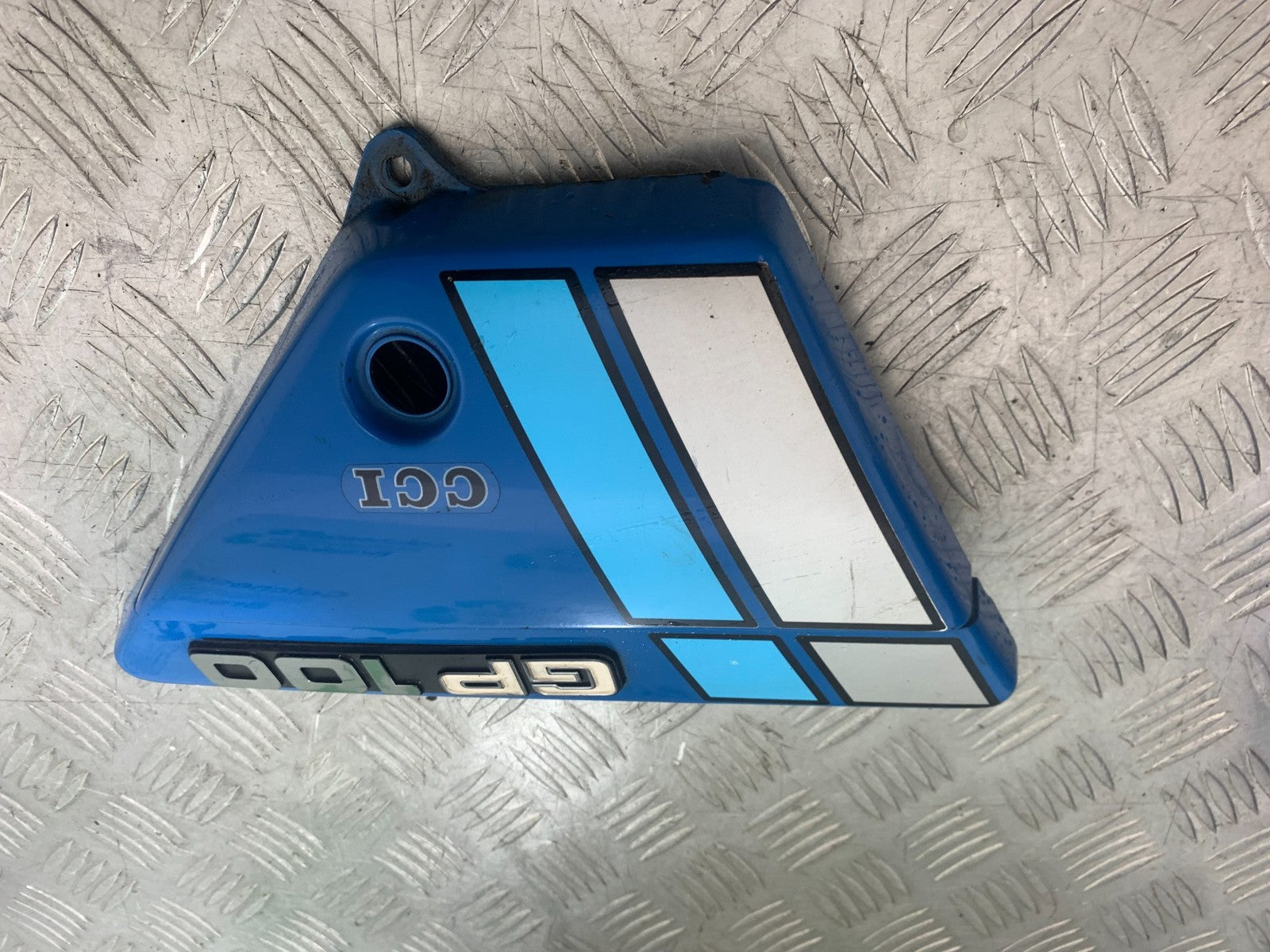 SUZUKI GP100 GP 100 LEFT SEAT PANEL   YEAR 1978-1988 (CMB1259)