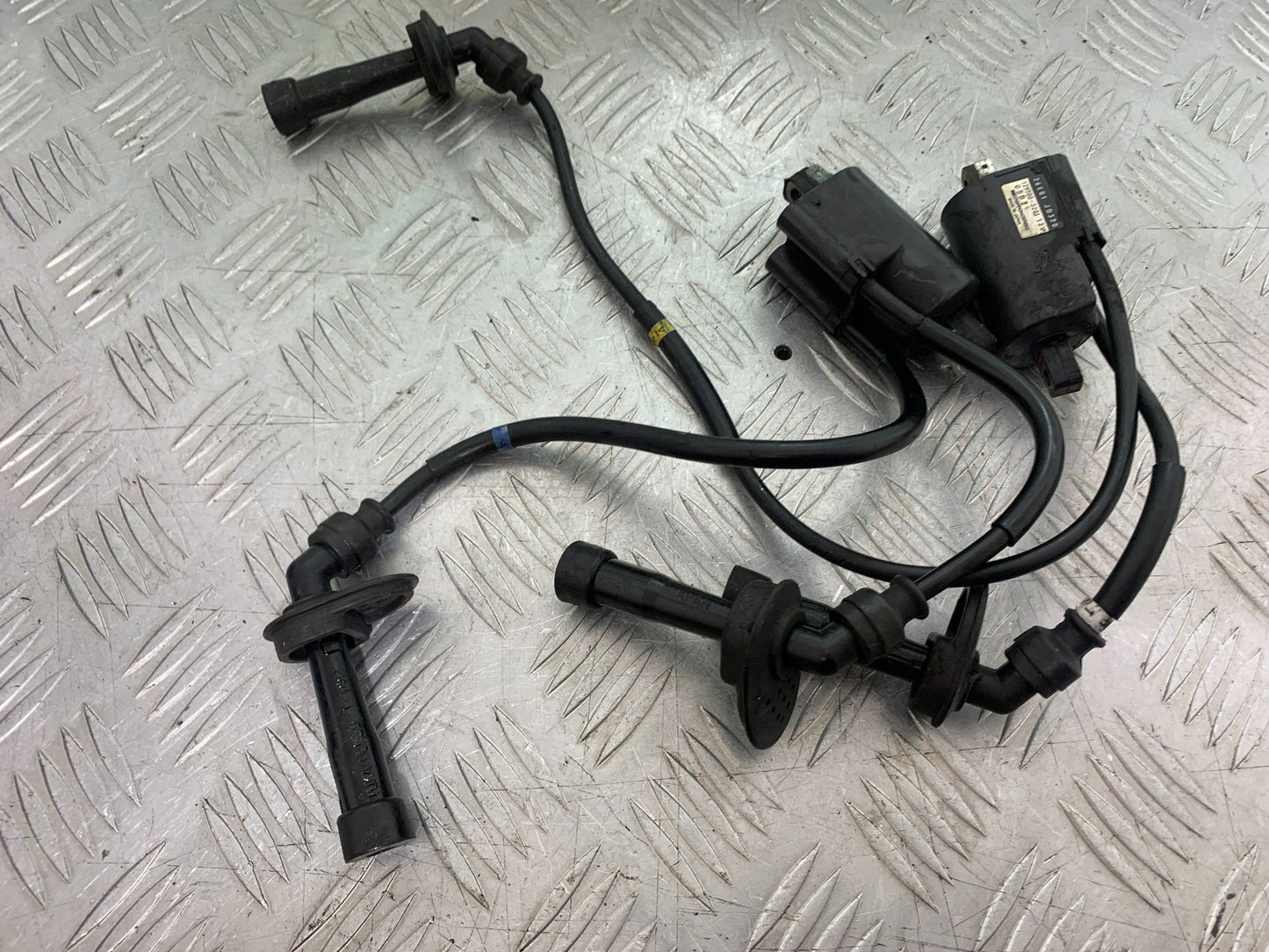 SUZUKI GSF1200 GSF 1200 BANDIT COILS AND CAPS  YEAR 2001-2004 (CMB1188)