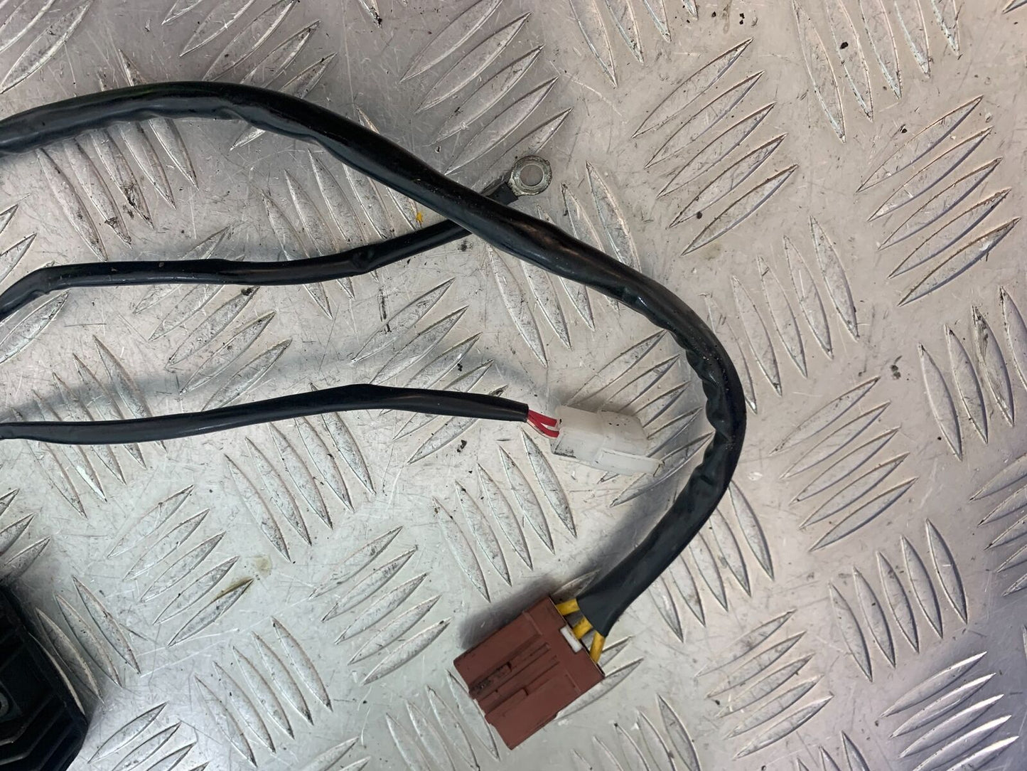 KTM 990 SUPERMOTO T REGULATOR  YEAR 2010-2011  (CMB1127)