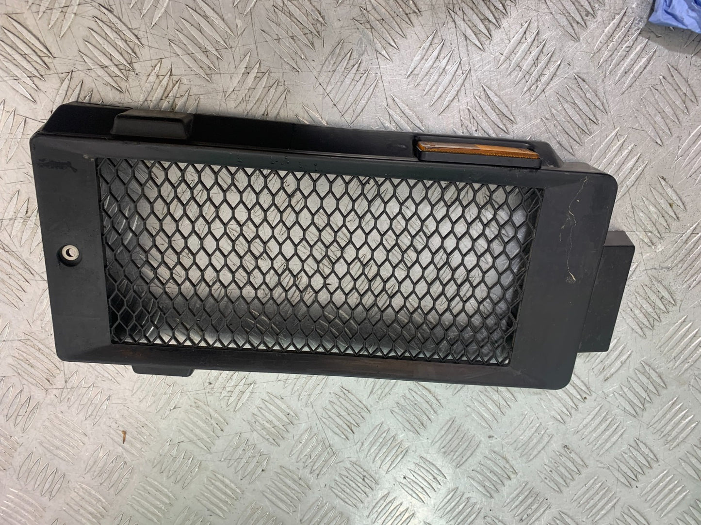 HONDA VT700 VT 700 SHADOW RADIATOR GRILL  YEAR 1984-85 (CMB1328)