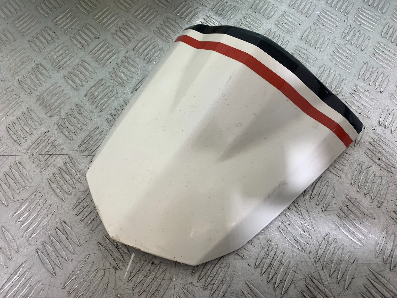 SUZUKI GSXR750 GSXR 750 K4 K5 REAR SEAT COWL  2004-2005 (CMB1319)