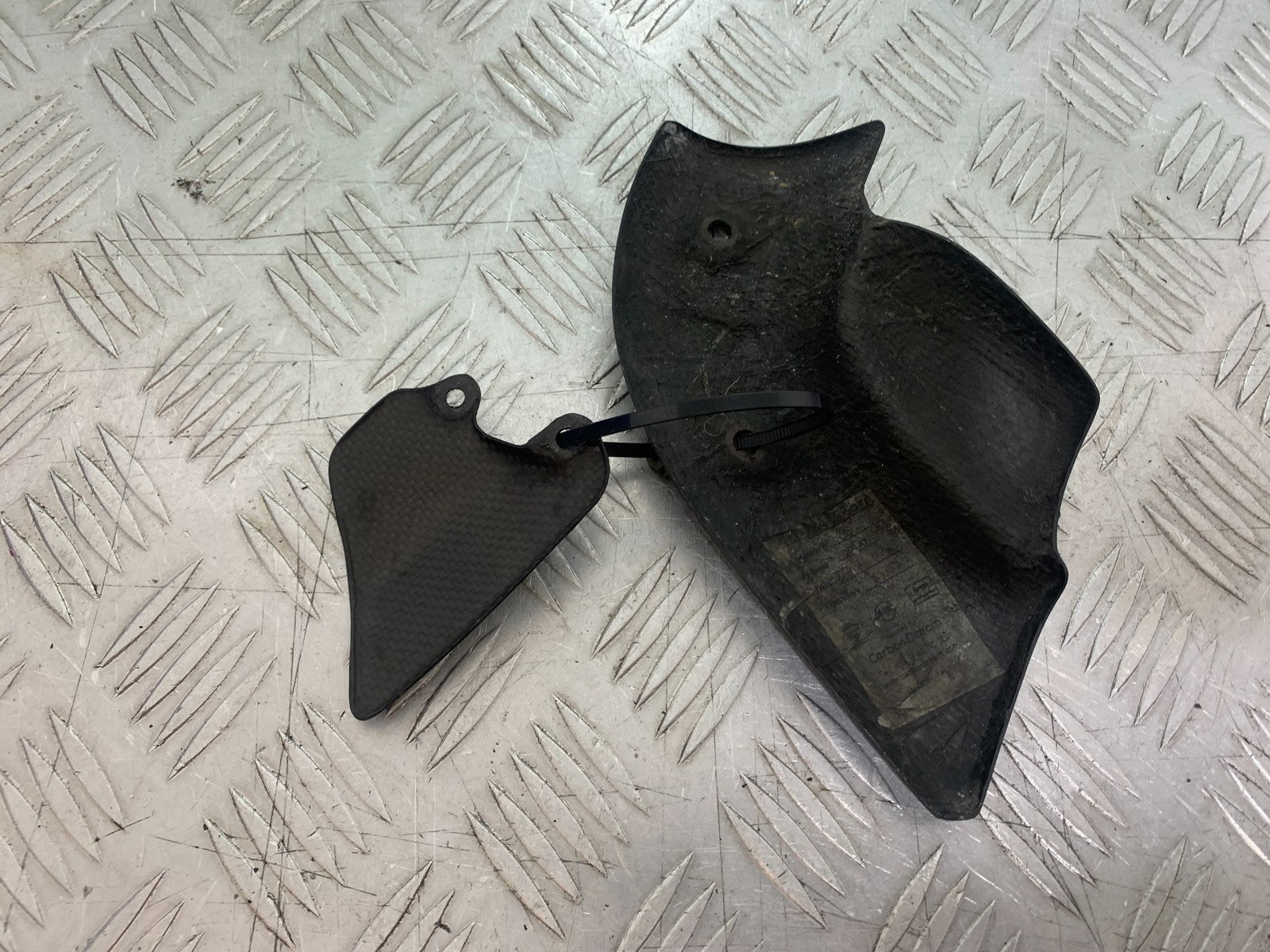 DUCATI 996 SPS 748 916 998 CARBON EXHAUST SHIELDS    1999-2000 (CMB1209)