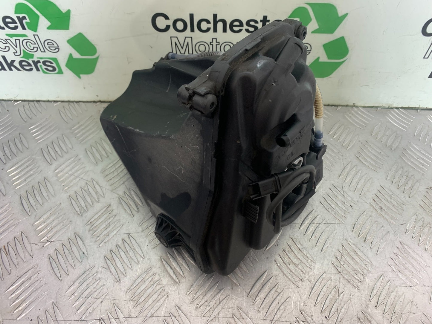 BMW K1300 S K 1300 S OIL TANK  YEAR 2009-16 (CMB1216)
