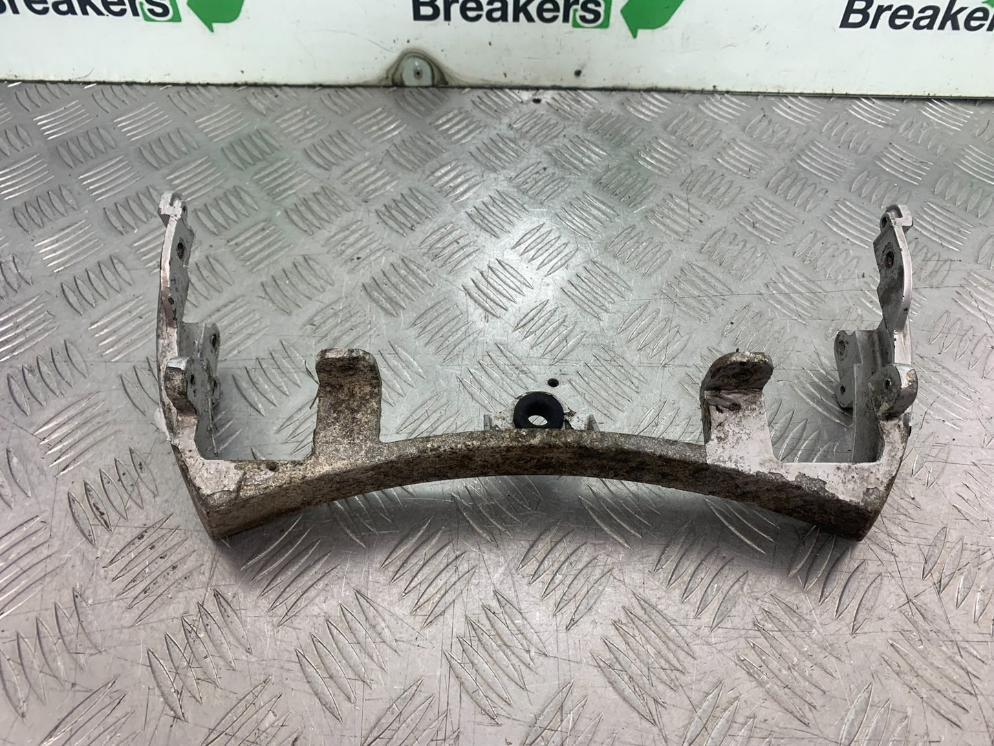 KAWASAKI GPZ600 GPZ 600 TOP FAIRING LOWER JOINER    YEAR 1988-90 (CMB1258)