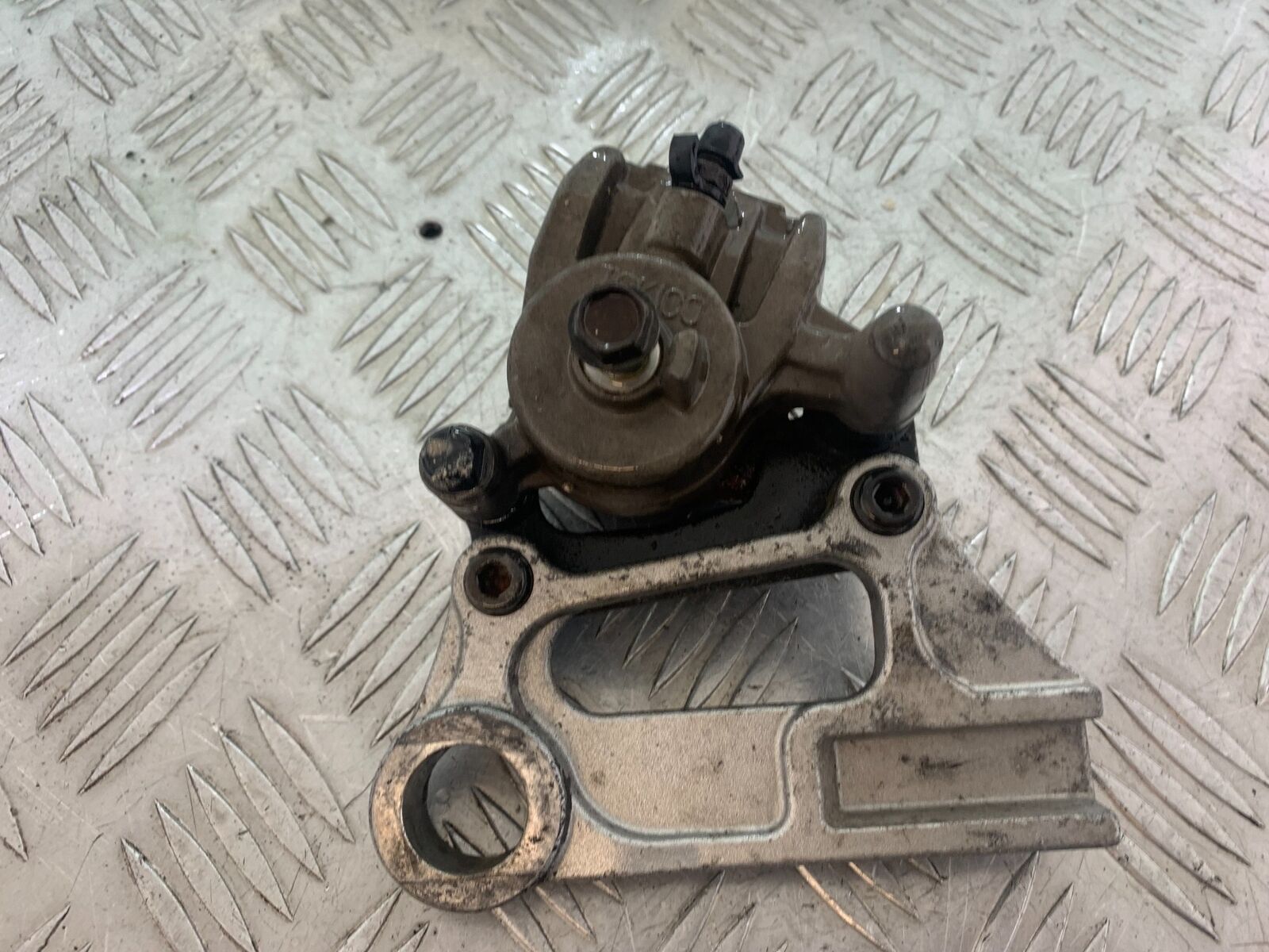 KAWASAKI ZX6R ZX636 REAR BRAKE CALIPER   YEAR 2002  (CMB1100)