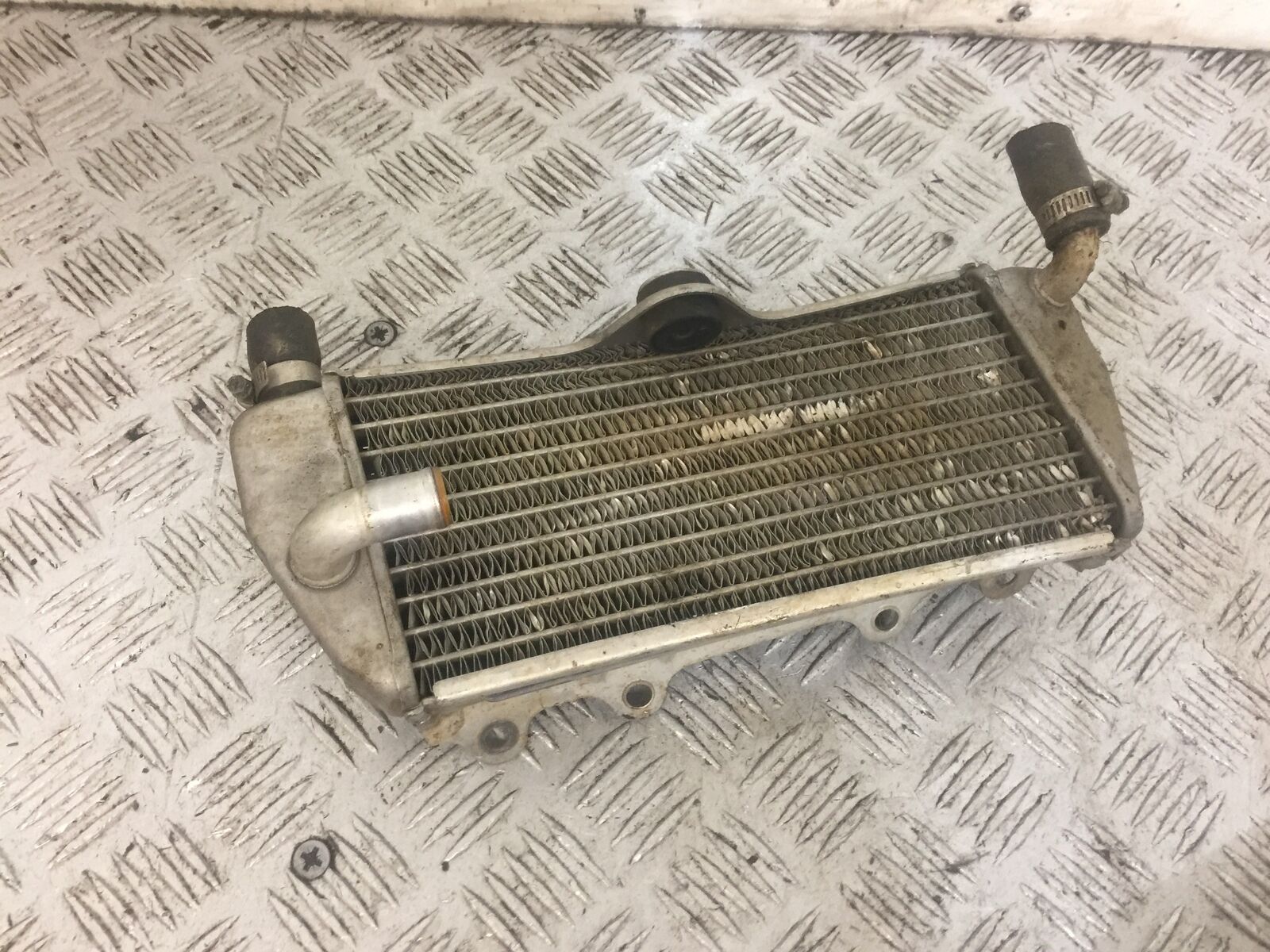 YAMAHA YZF250 YZF 250 LEFT RADIATOR  YEAR 2004 (STOCK 792)